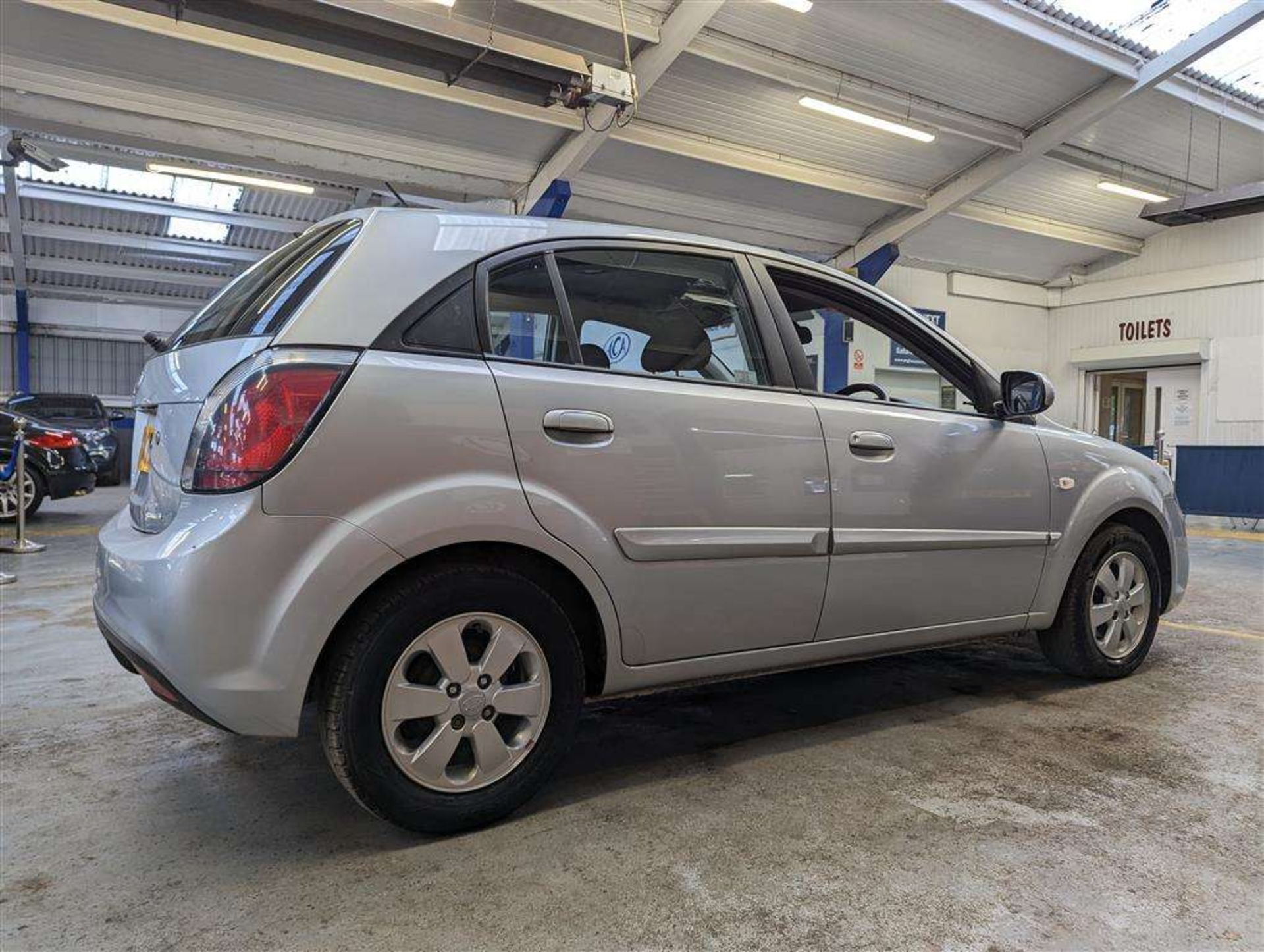 2010 KIA RIO STRIKE AUTO - Image 9 of 30