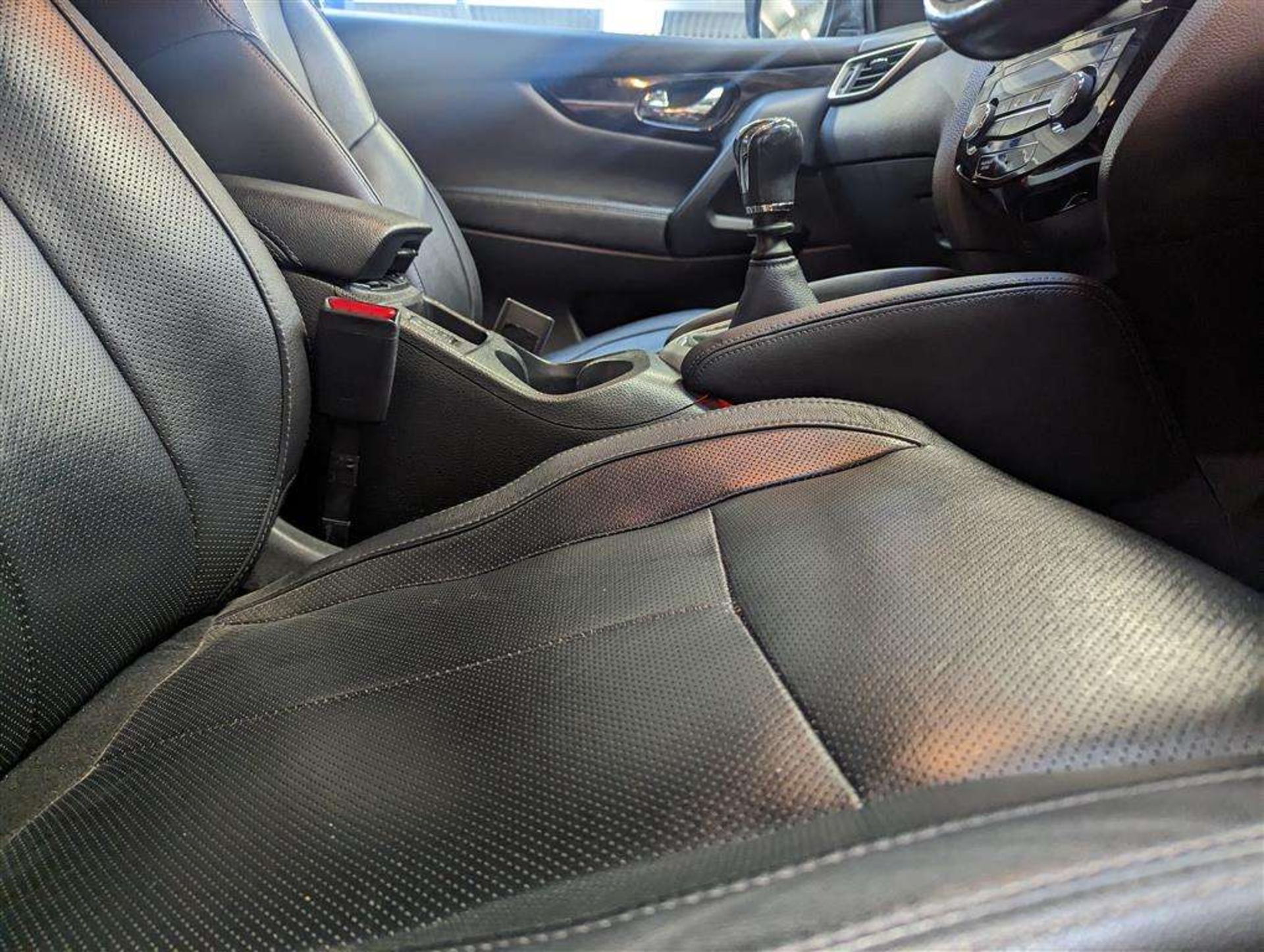 2015 NISSAN QASHQAI TEKNA DCI - Image 27 of 30