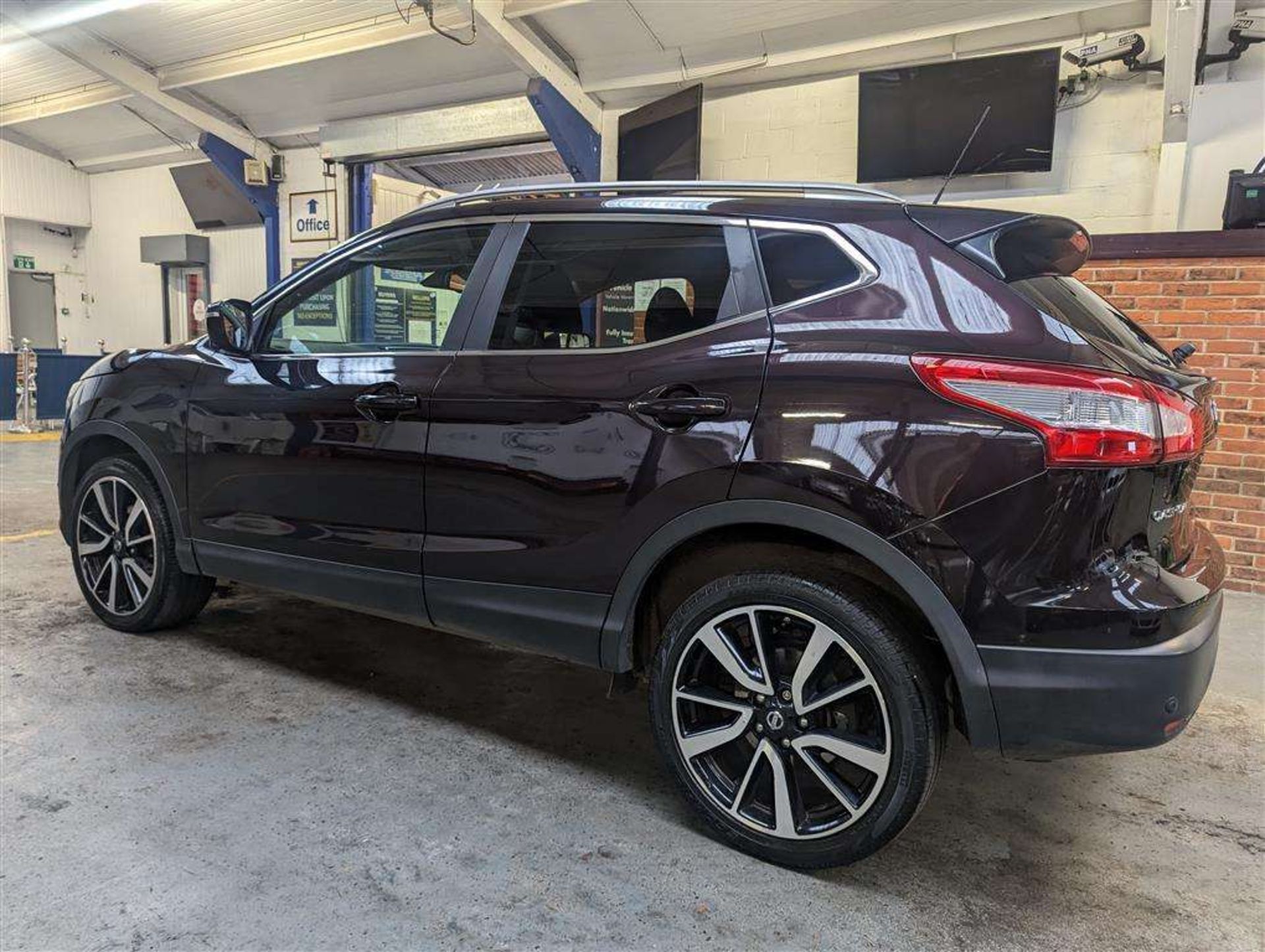 2015 NISSAN QASHQAI TEKNA DCI - Image 17 of 30