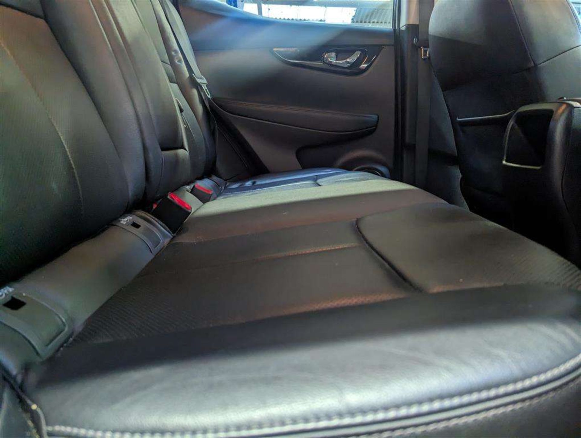 2015 NISSAN QASHQAI TEKNA DCI - Image 24 of 30