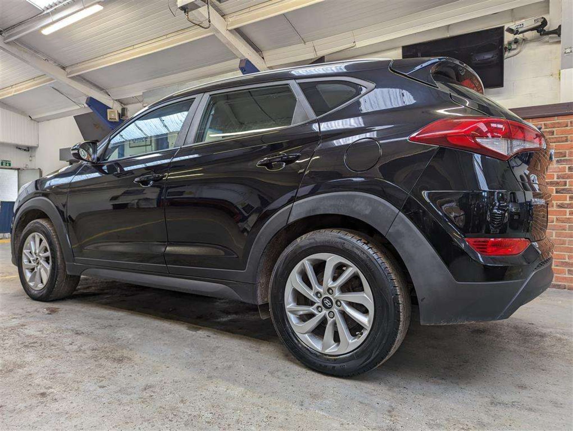 2016 HYUNDAI TUCSON SE NAV B-DRIVE 2WD - Image 9 of 30
