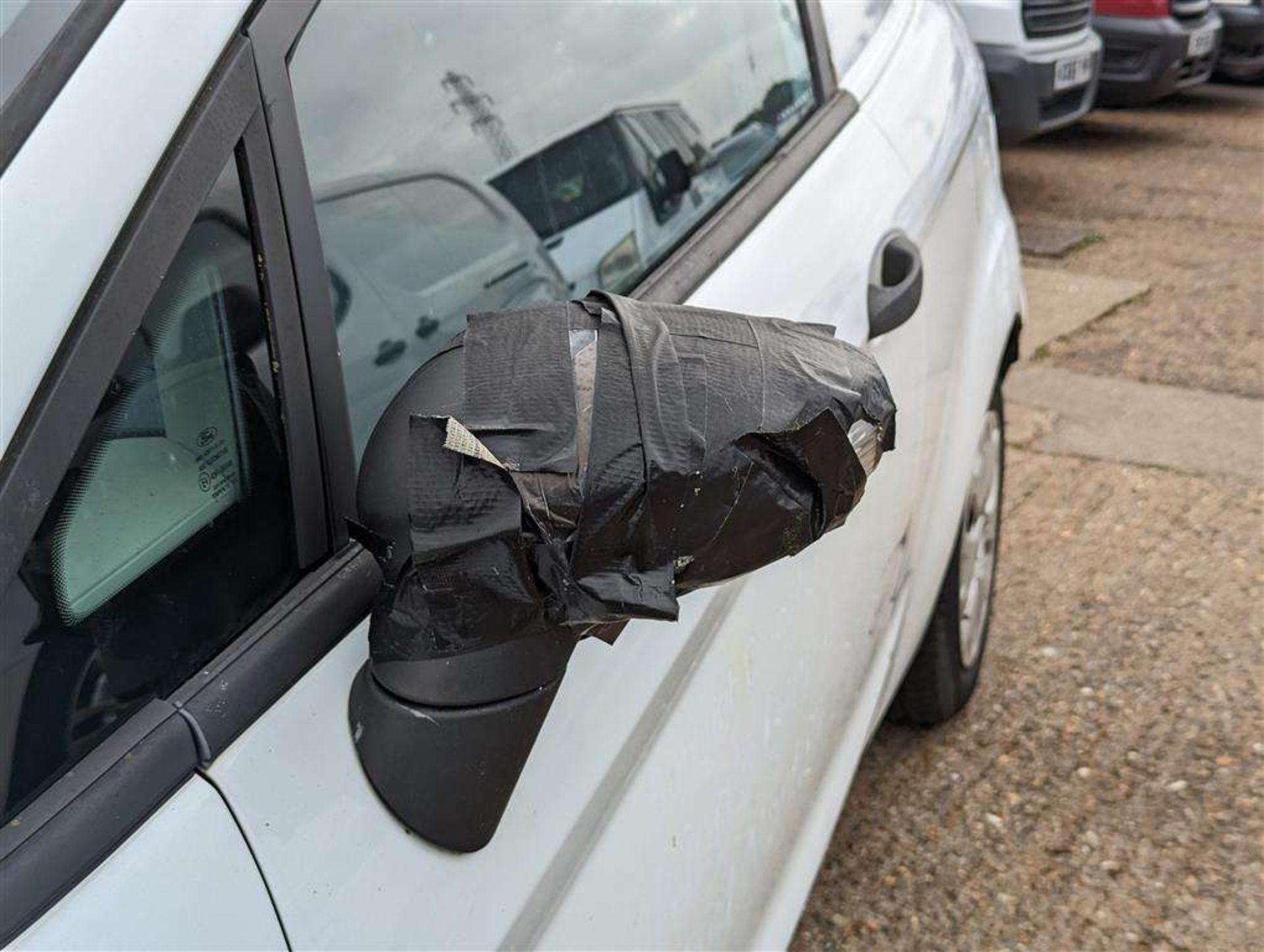 2011 FORD FIESTA ECONETIC TDCI DPF - Image 12 of 28