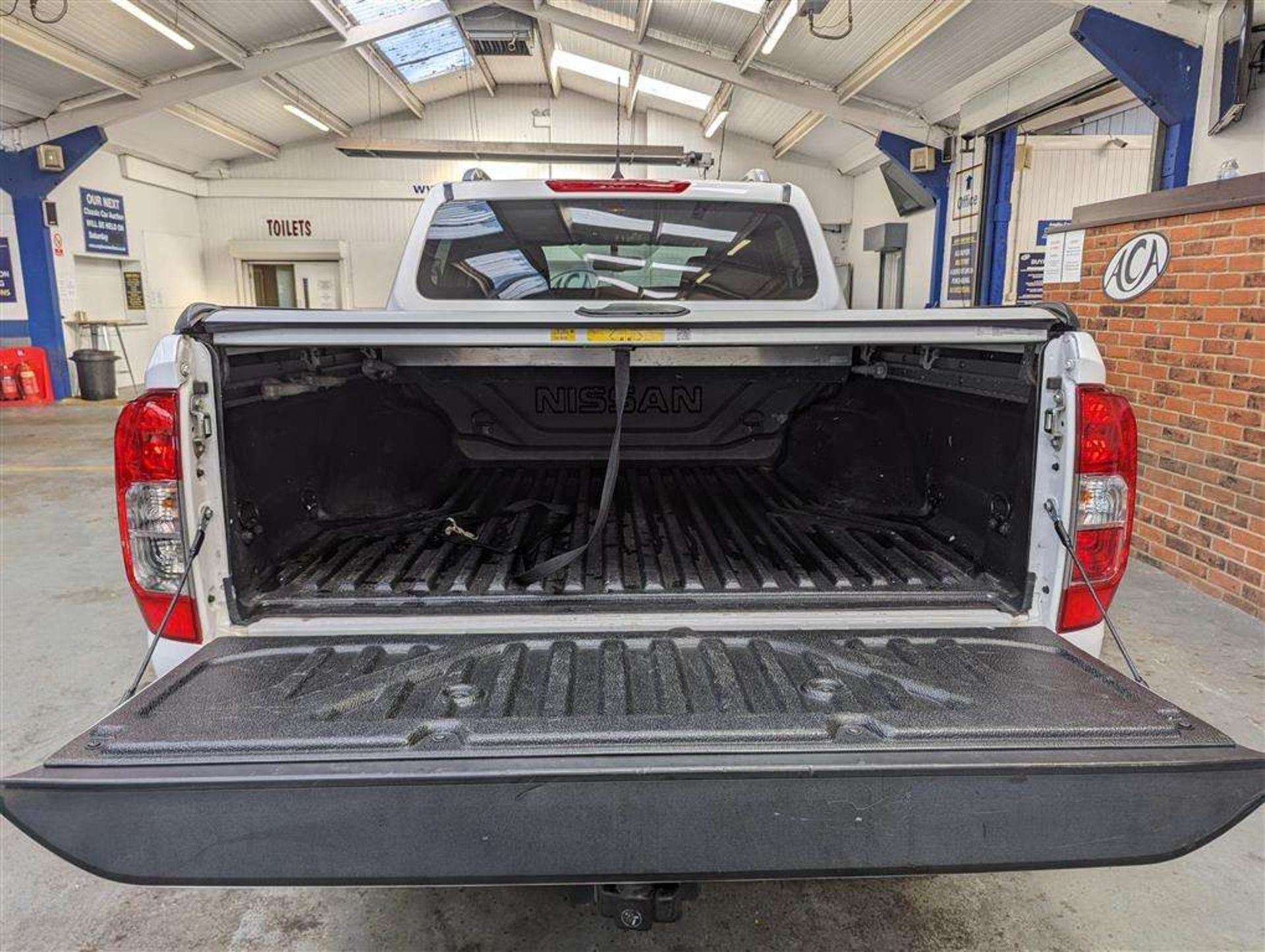 2020 NISSAN NAVARA TEKNA DCI AUTO - Image 5 of 28