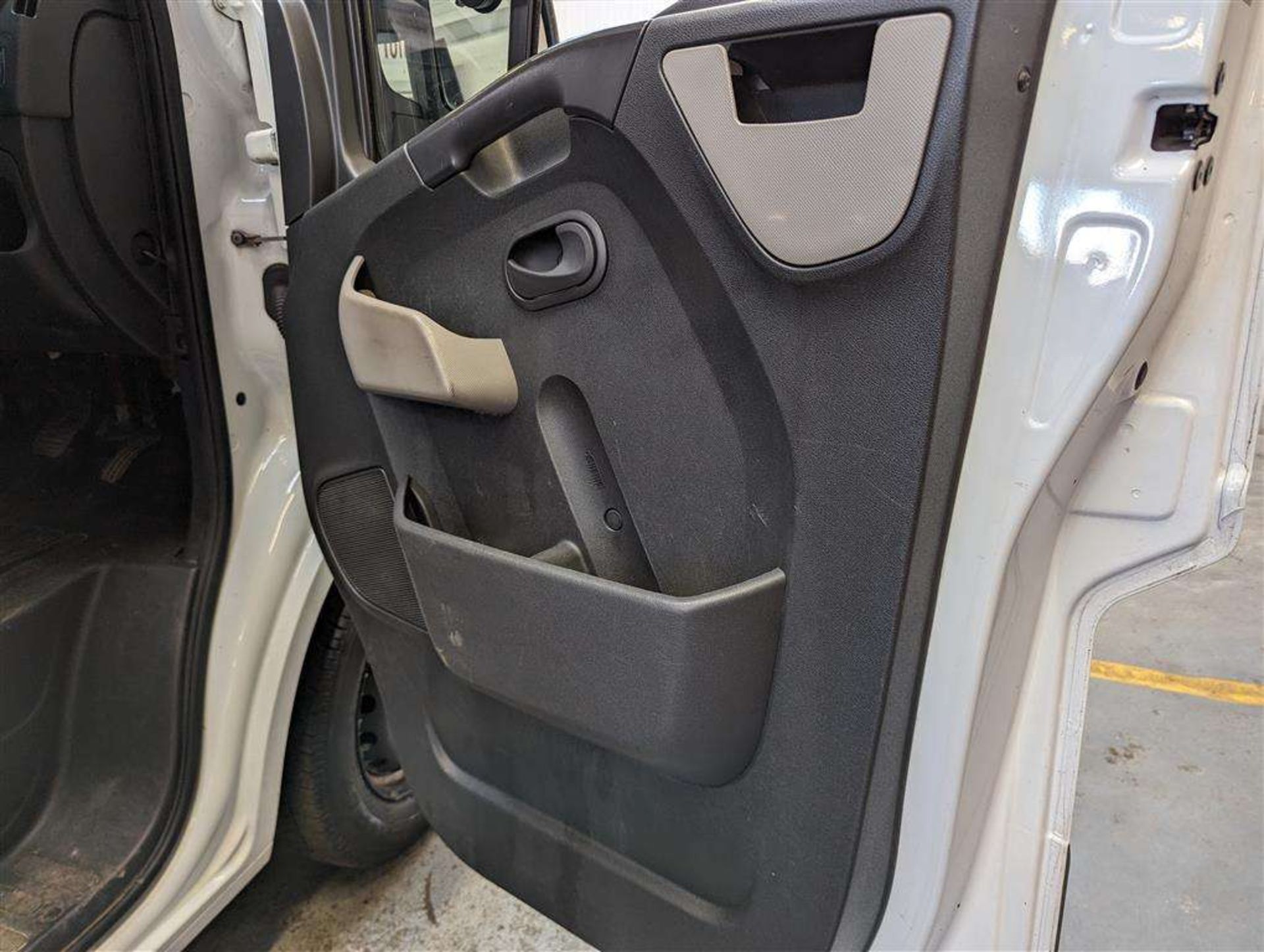 2016 NISSAN NV400 SE DCI - Image 17 of 25