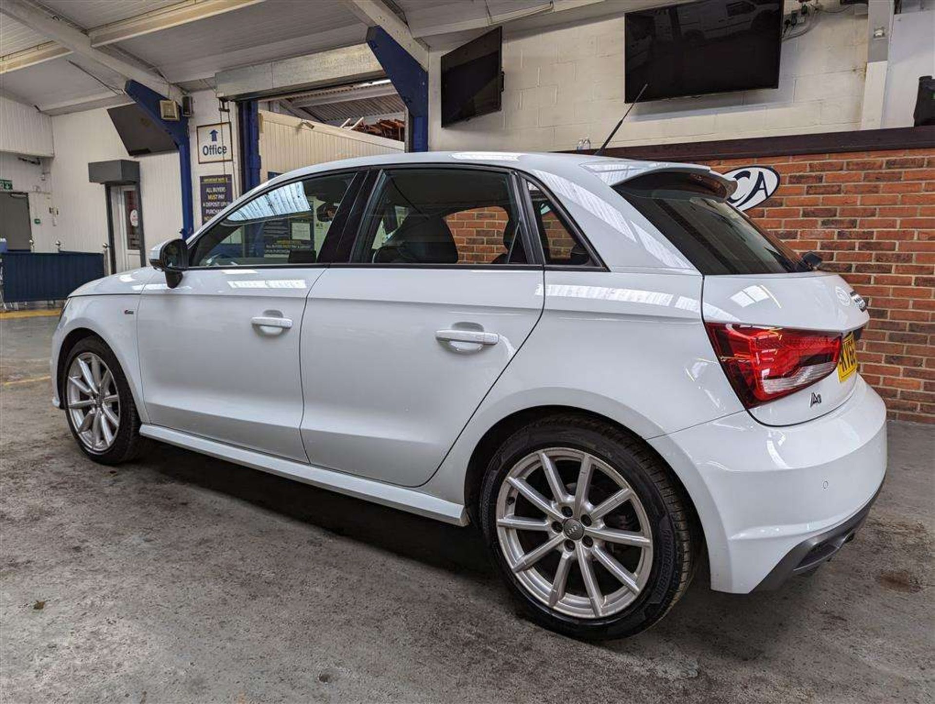 2016 AUDI A1 S LINE TDI S-A - Image 9 of 28