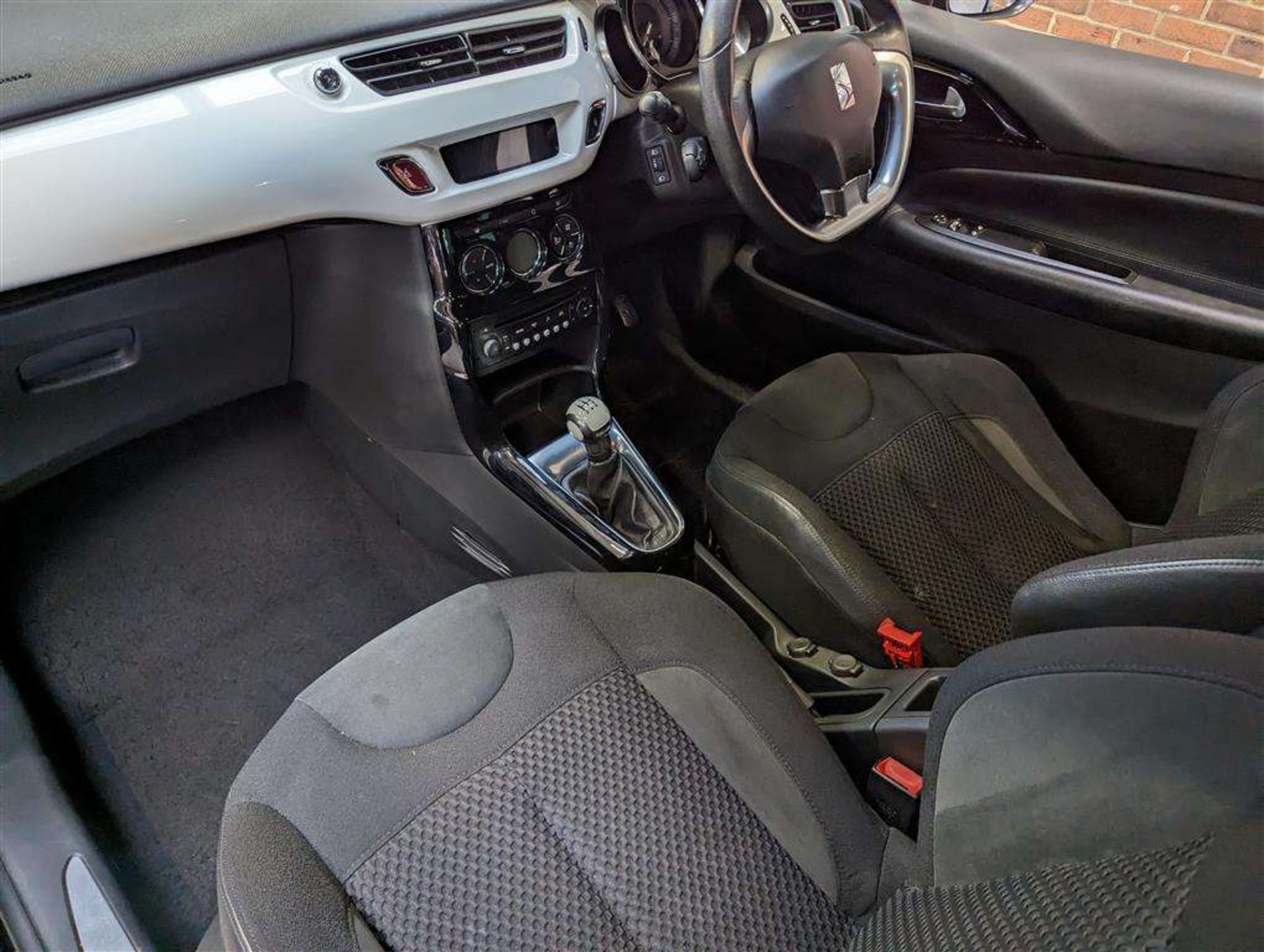 2015 CITROEN DS3 PURETECH DSTYLE ICE S - Image 21 of 26