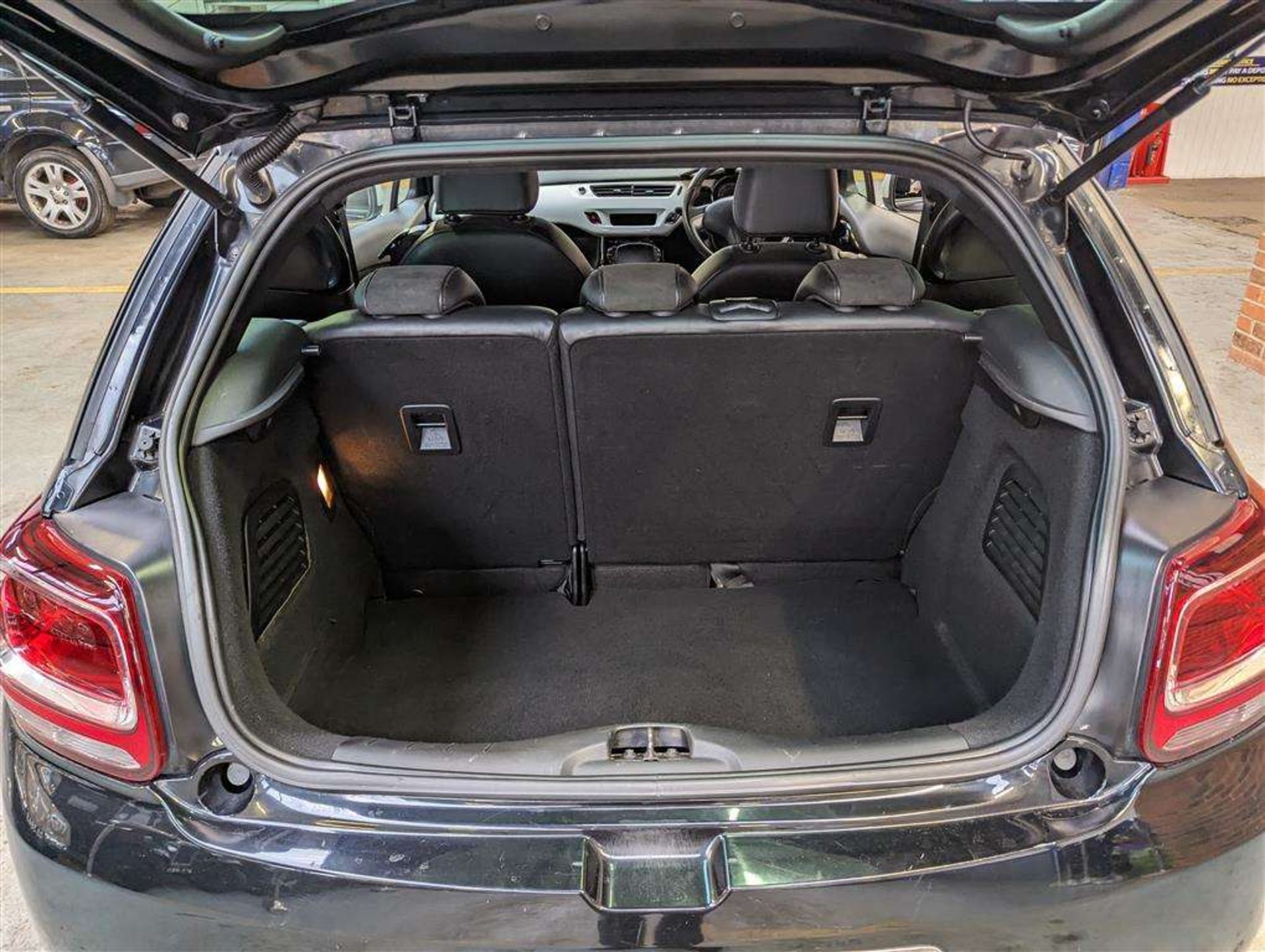 2015 CITROEN DS3 PURETECH DSTYLE ICE S - Image 7 of 26