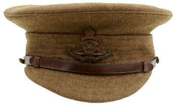A FIRST WORLD WAR PERIOD ARTILLERY PEAKED CAP,