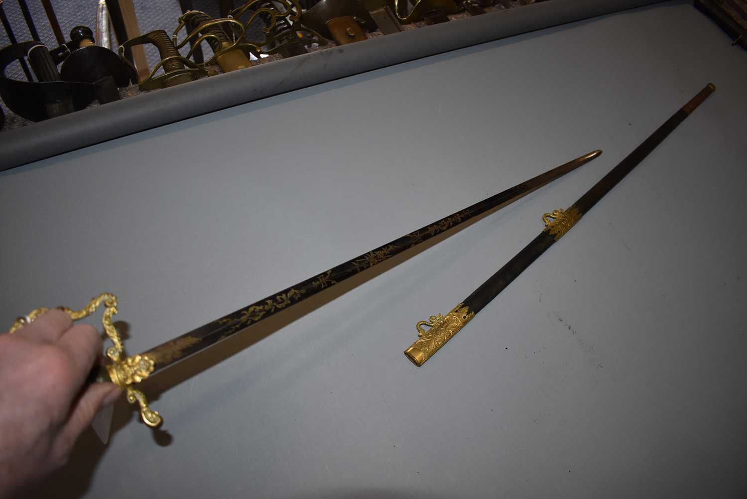 AN ORNATELY MOUNTED GEORGIAN NAVAL OFFICER'S SWORD, - Image 13 of 18