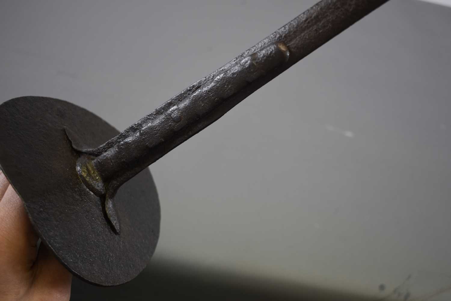 A RARE 17TH CENTURY SOUTHERN INDIAN RAPIER, - Image 6 of 11