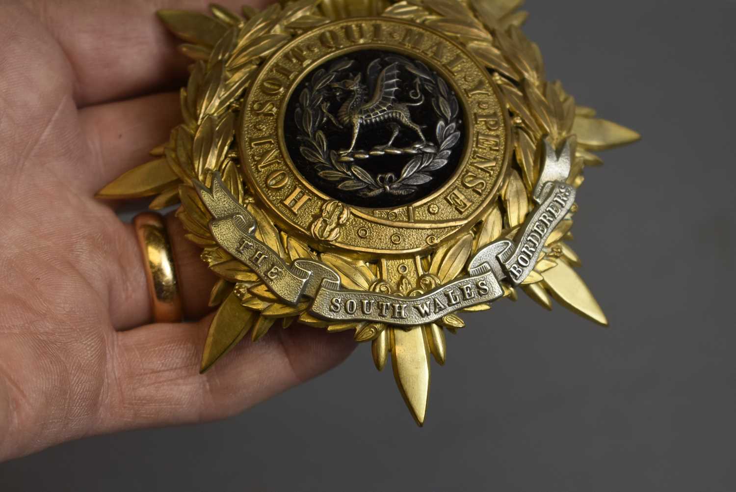 A VICTORIAN SOUTH WALES BORDERERS BLUE CLOTH HELMET PLATE, - Image 7 of 7