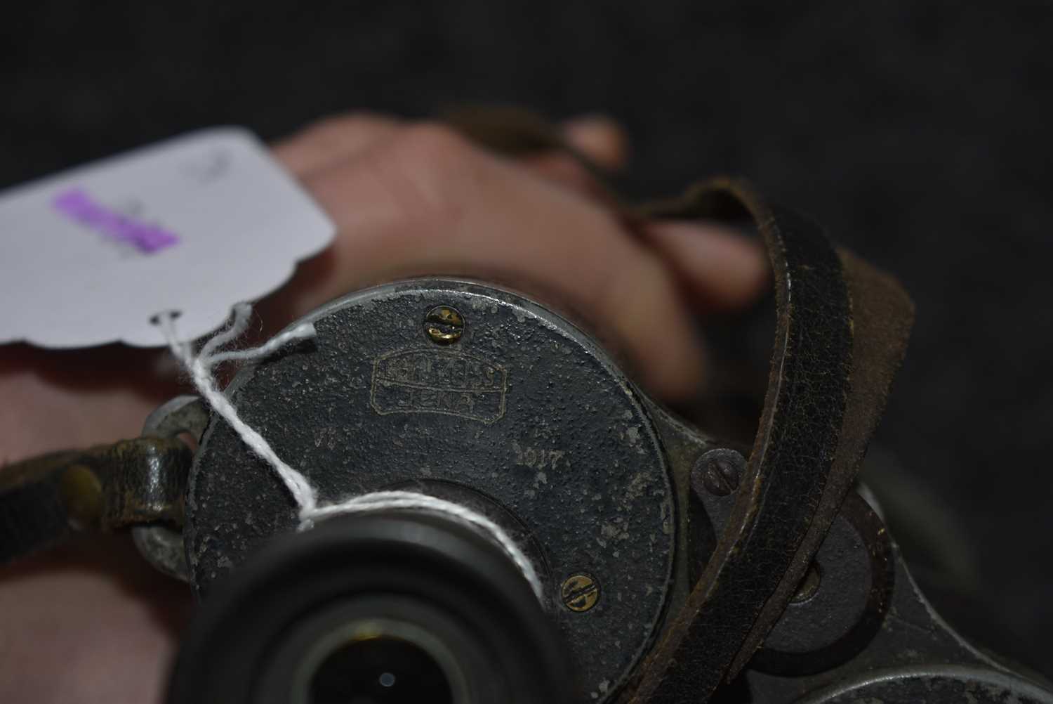 A PAIR OF FIRST WORLD WAR GERMAN MILITARY BINOCULARS, - Image 4 of 14