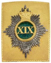 AN OFFICER'S SHOULDER BELT PLATE OF THE 19TH REGIMENT OF FOOT (THE 1ST YORKSHIRE NORTH RIDING),