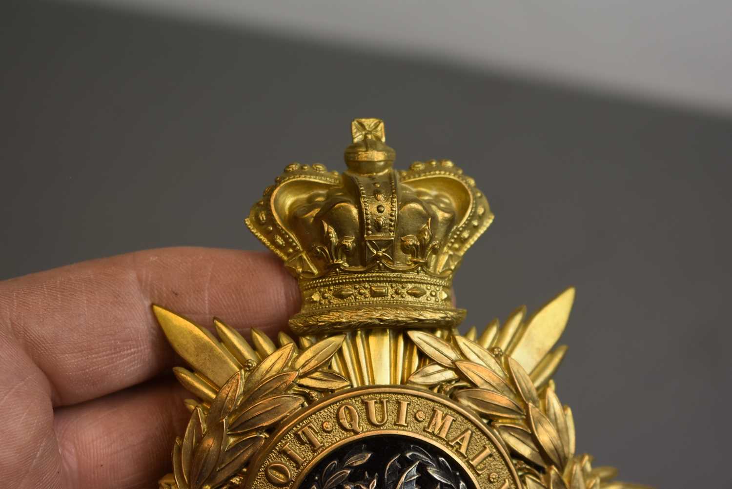 A VICTORIAN SOUTH WALES BORDERERS BLUE CLOTH HELMET PLATE, - Image 4 of 7