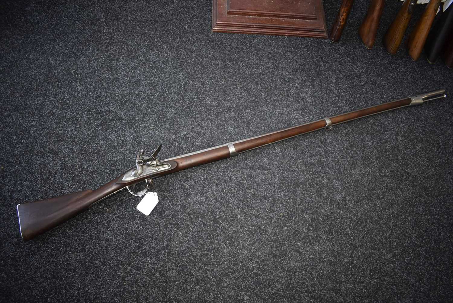 A .700 CALIBRE FLINTLOCK SERVICE RIFLE BY BARNETT, - Image 2 of 11