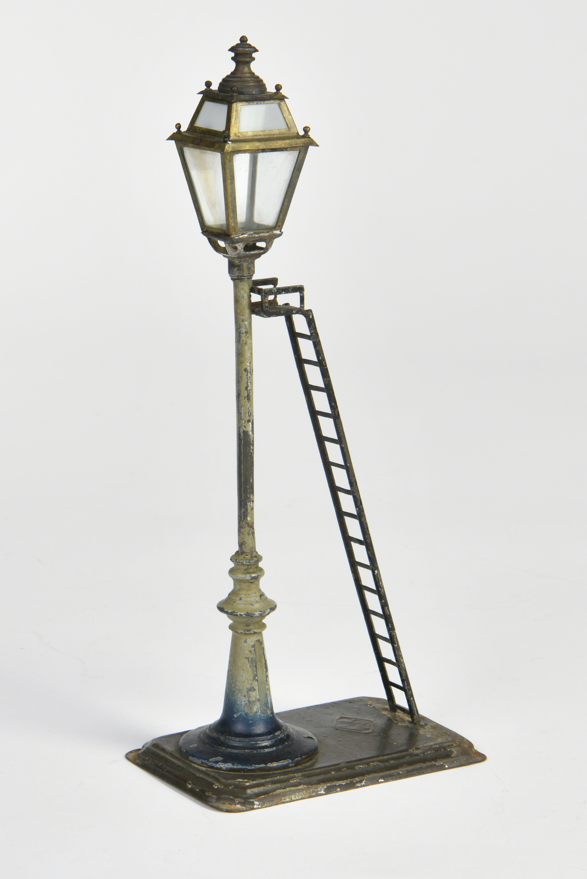 Bing, lamp with ladder, Germany pw, 24 cm, min. paint d., C 1-2 - Image 2 of 2