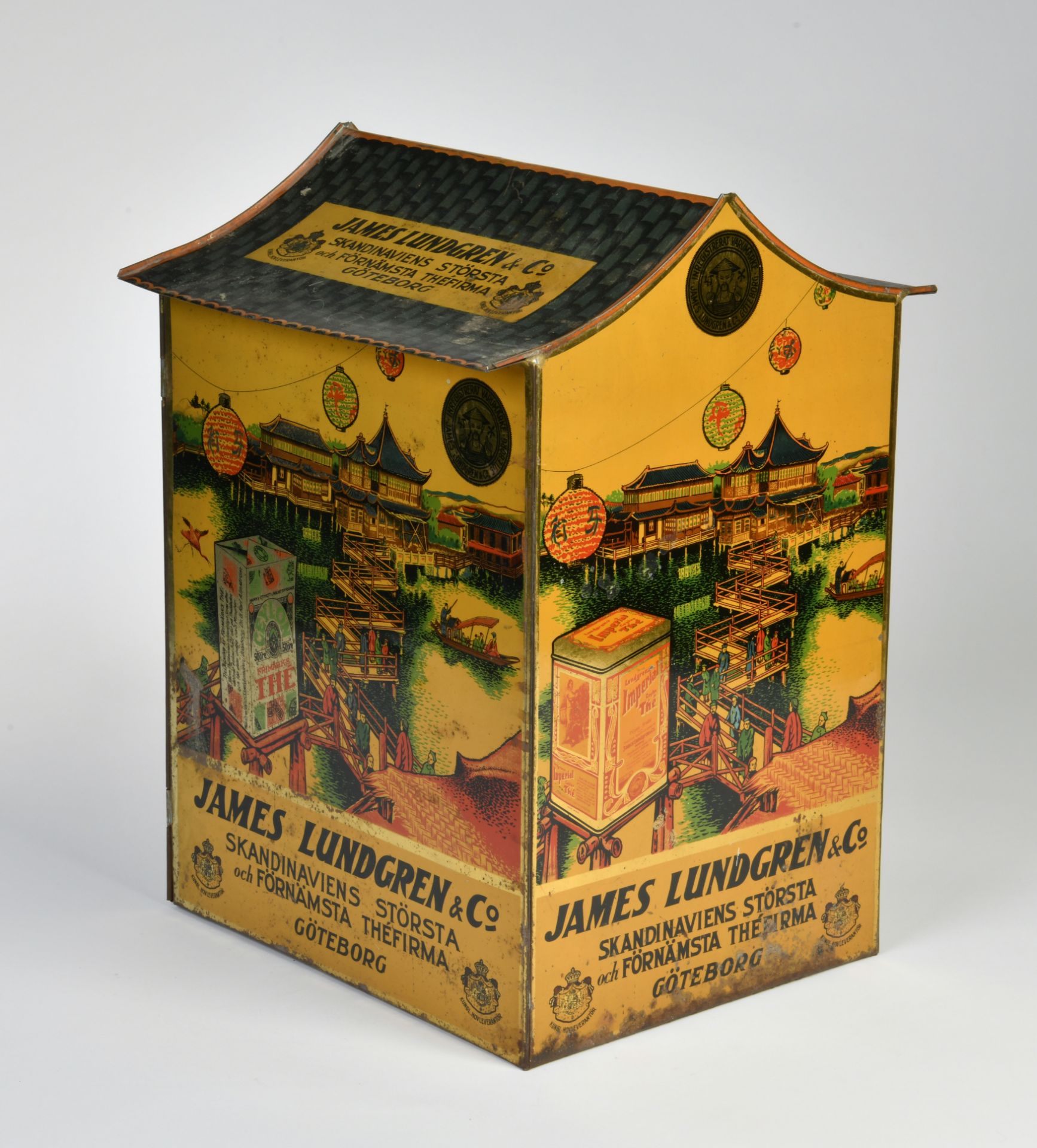 James Lundgren & Co, tea tin can, Sweden, 20s, 31x25x34 cm, one shelf missing, paint d. - Image 2 of 2