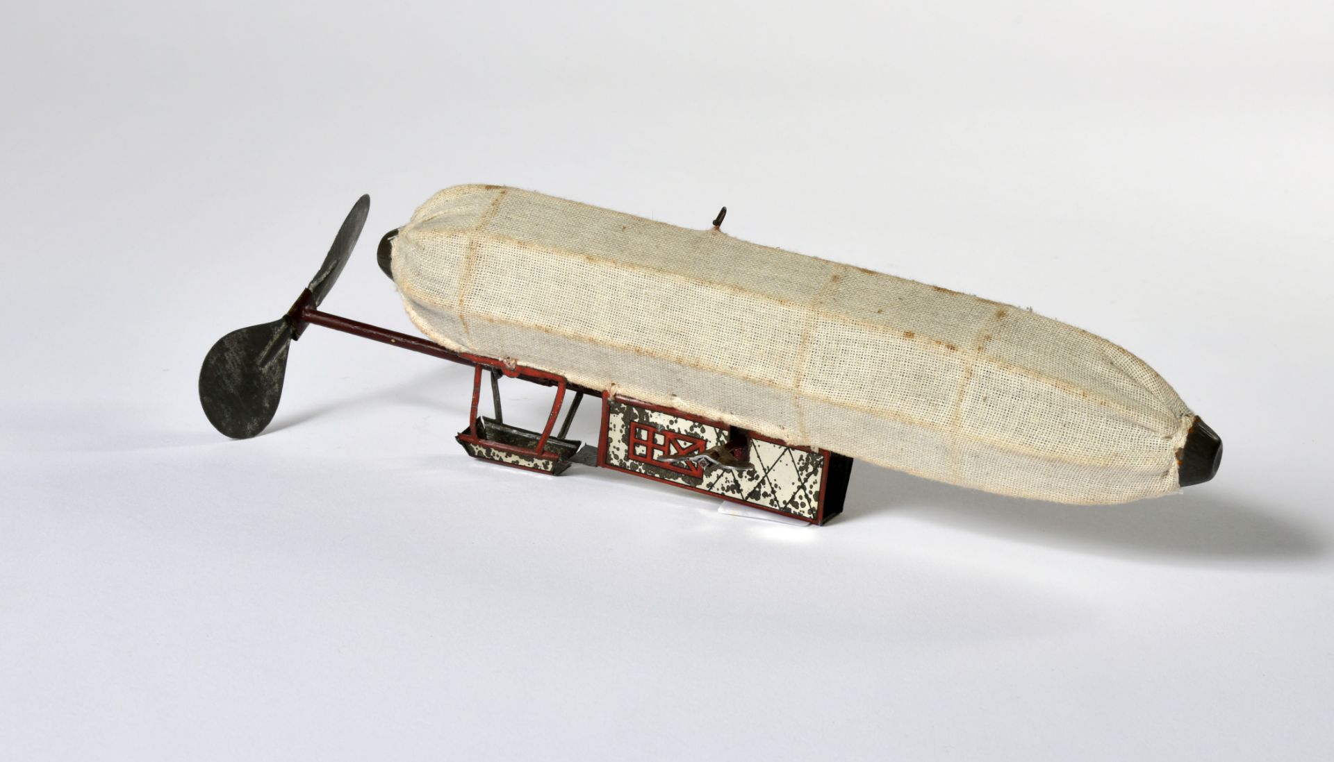 Plank, Zeppelin, Germany pw, 28 cm, tin, cw ok, paint d., C 2 - Image 2 of 2