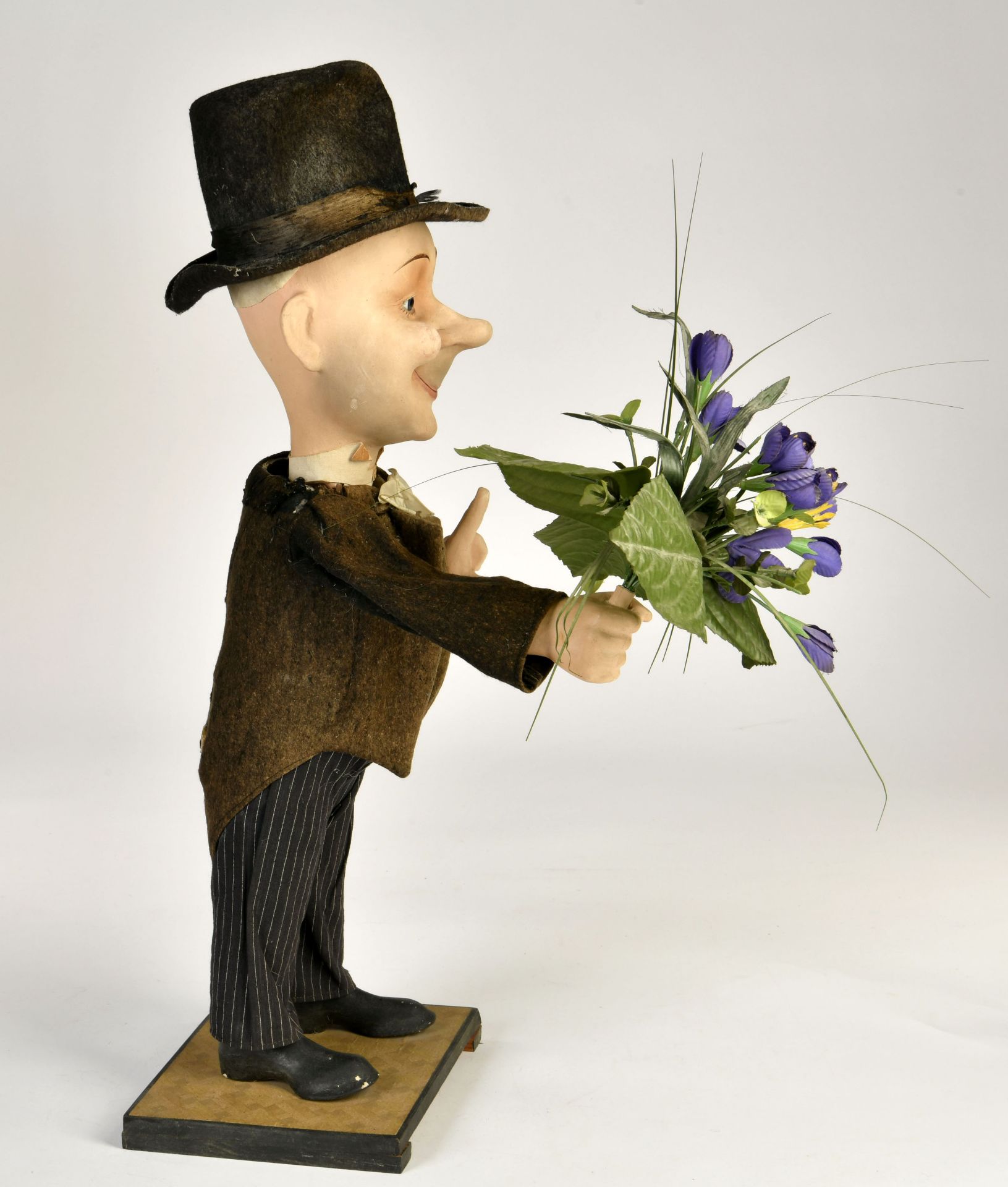 Advertising automaton "gentleman with flowers", bobblehead with limber eyes, 65 cm, function is - Image 2 of 2