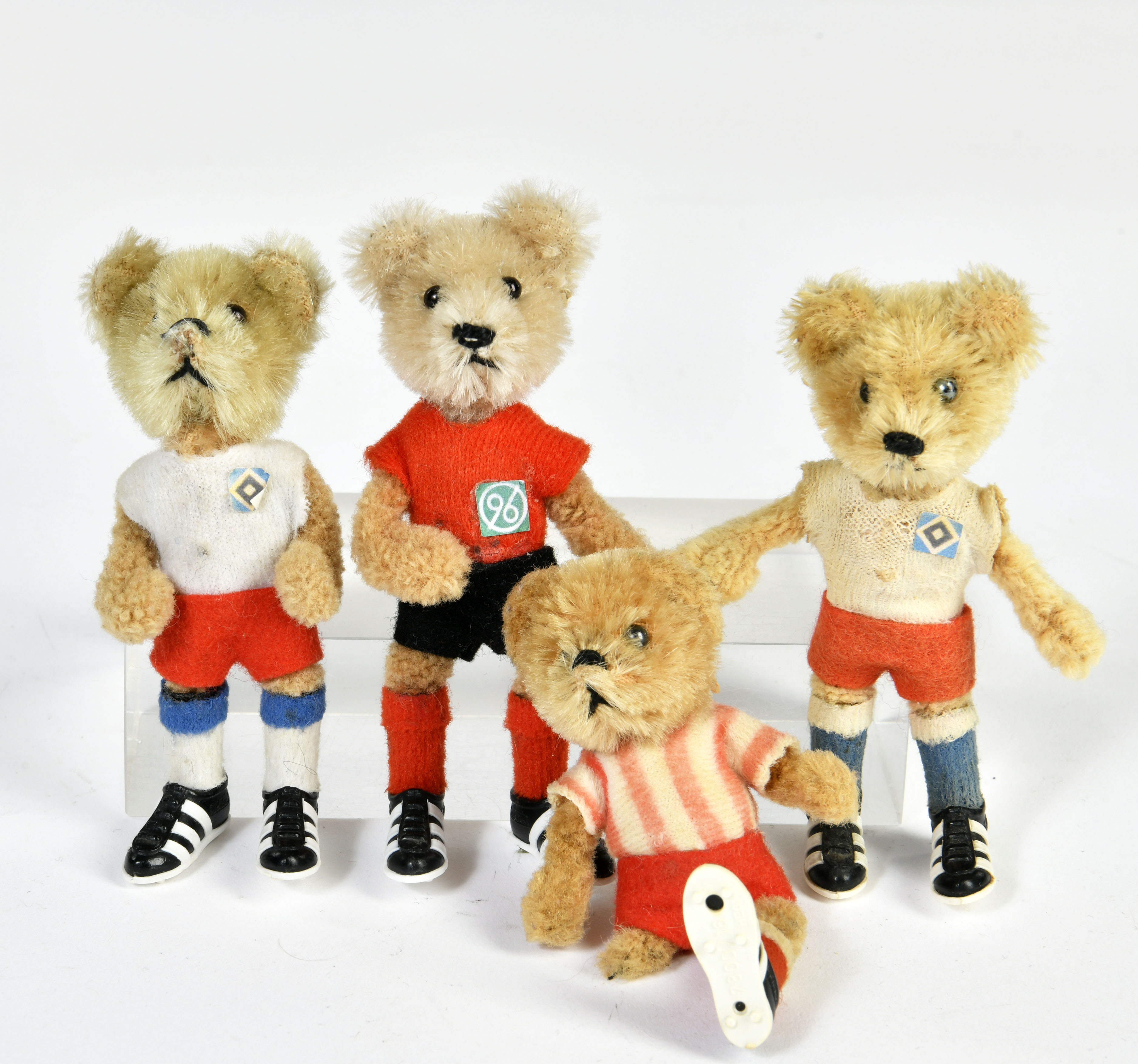 Schuco, Hegi, 4 scoccer bears, Germany, 60s, 1x damaged, otherwise C 2