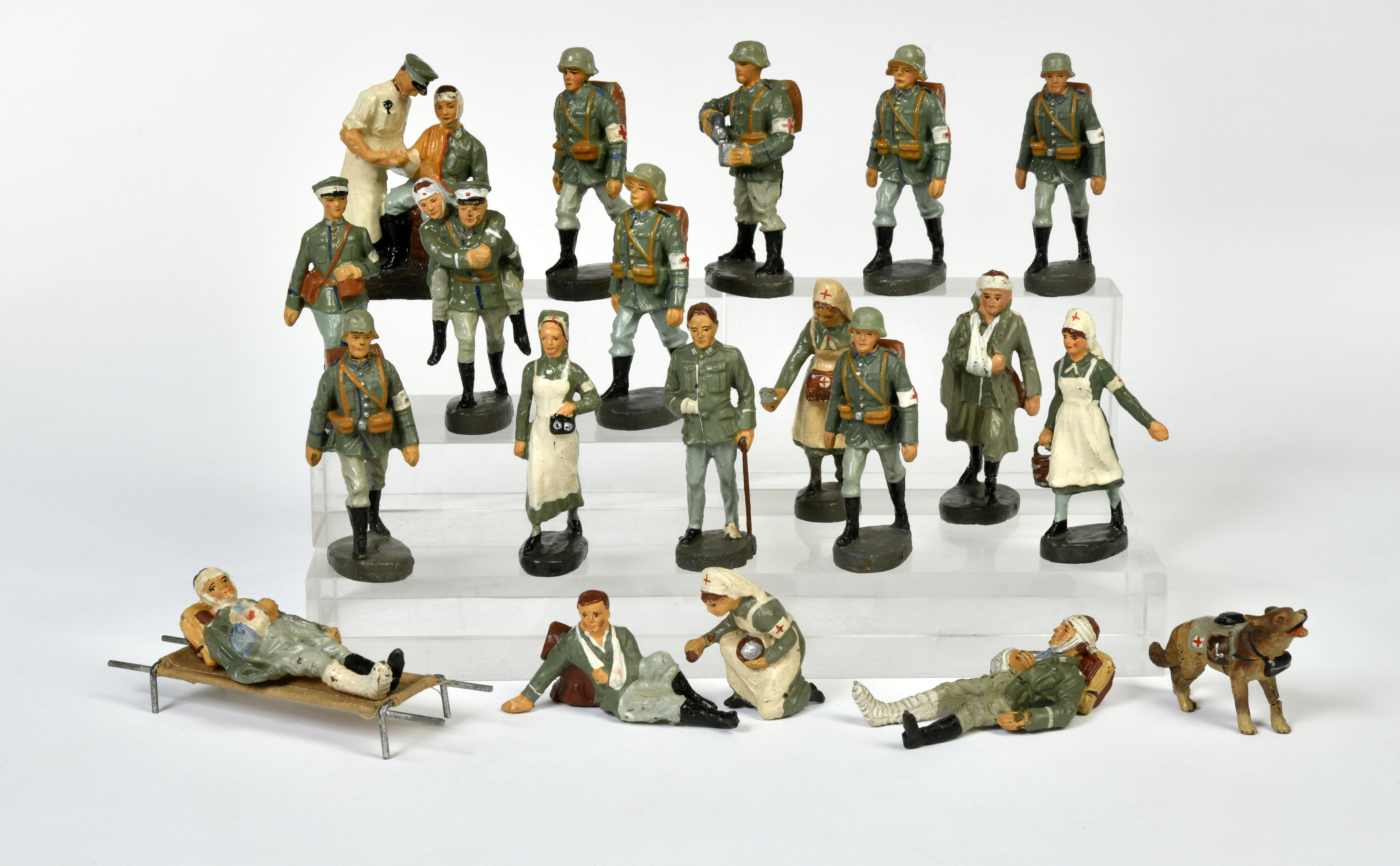 Lineol, Elastolin, bundle medical figures, Germany pw, 7,5 cm, composite, mostly C 1