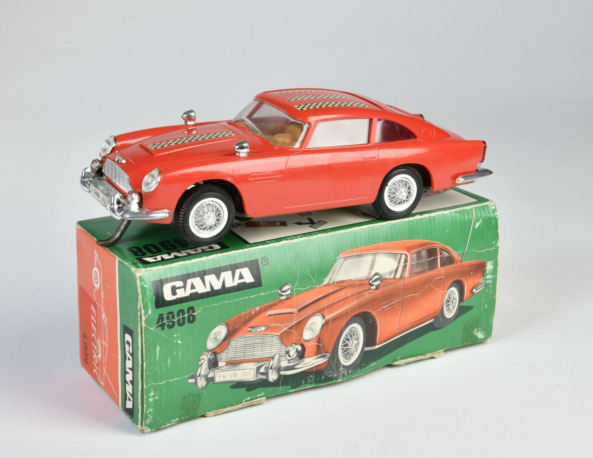 Gama, Aston Martin DB 5