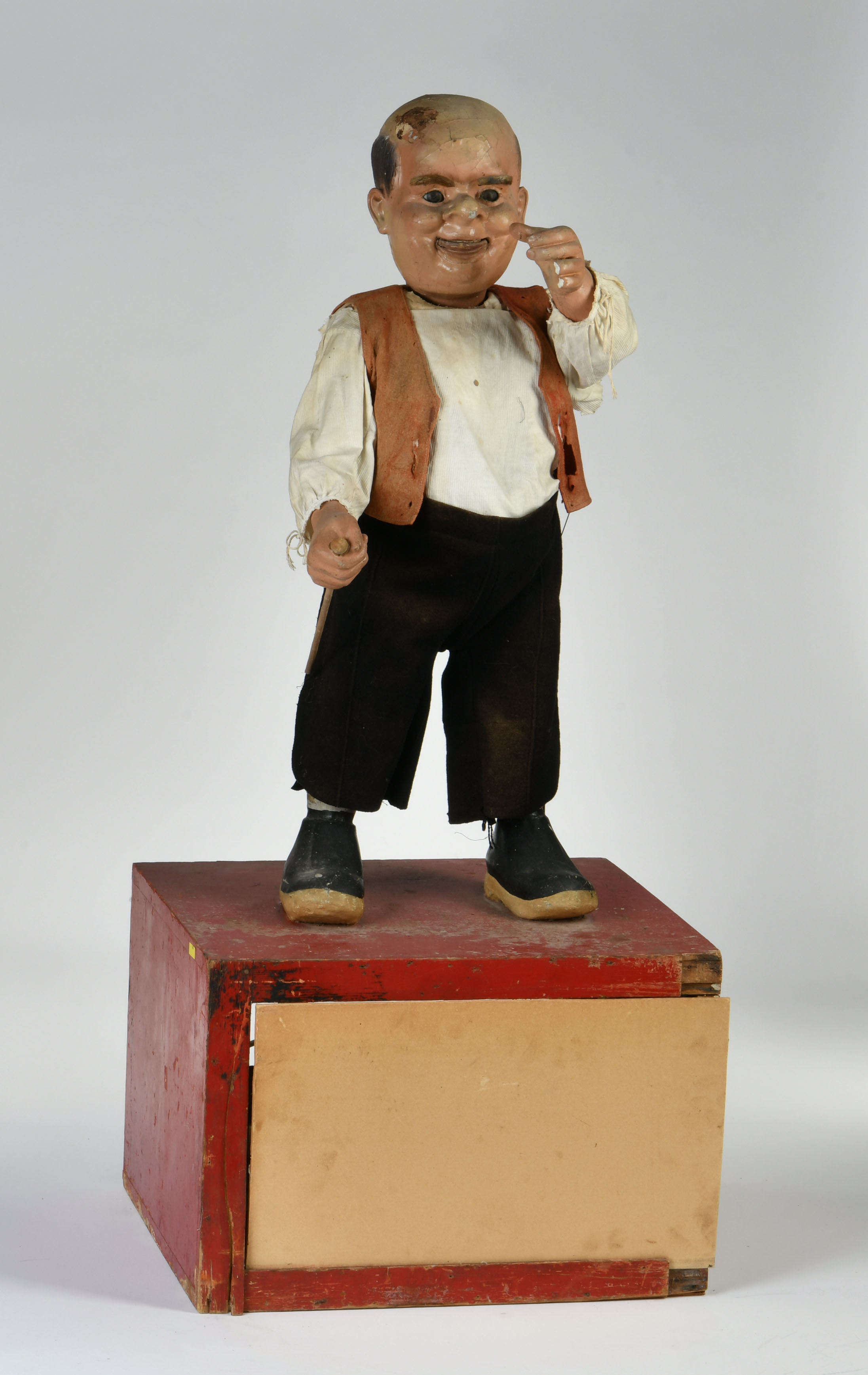 Advertising automaton "winemaker" on pedestal, with many functions, 103 cm, funct. ok, 2 fingers