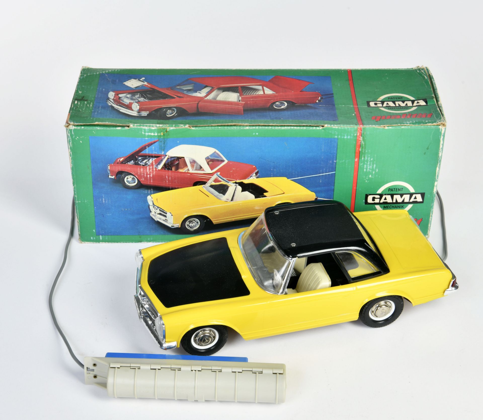 Gama, Mercedes SL, 32 cm, plastic, bat. drive, funct. ok, min. paint d., box C 2, C 1-2