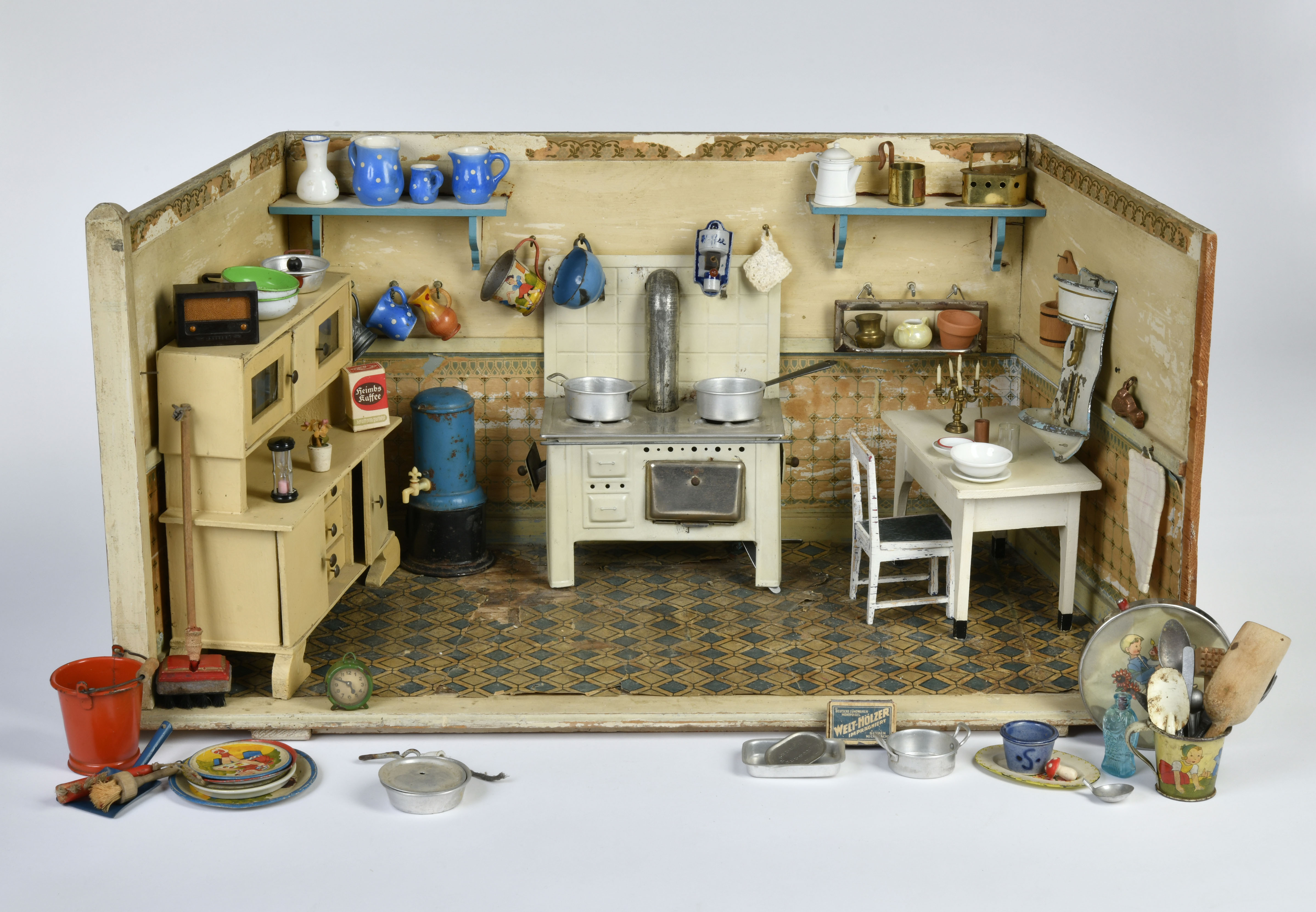 Dolls kitchen, 71x33x33 cm, wood, with sev. accessories, paint d.