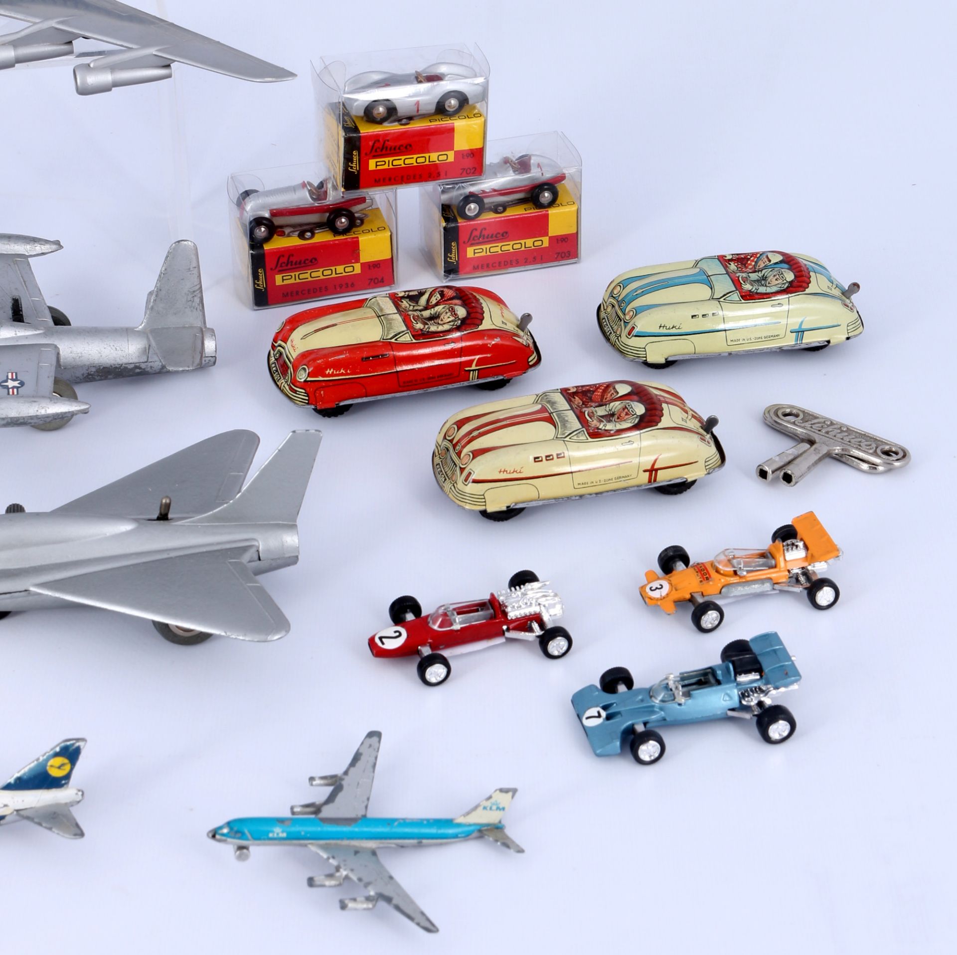 Schuco umfangreiche Sammlung an Flugzeugen und Fahrzeugen, - Bild 4 aus 4