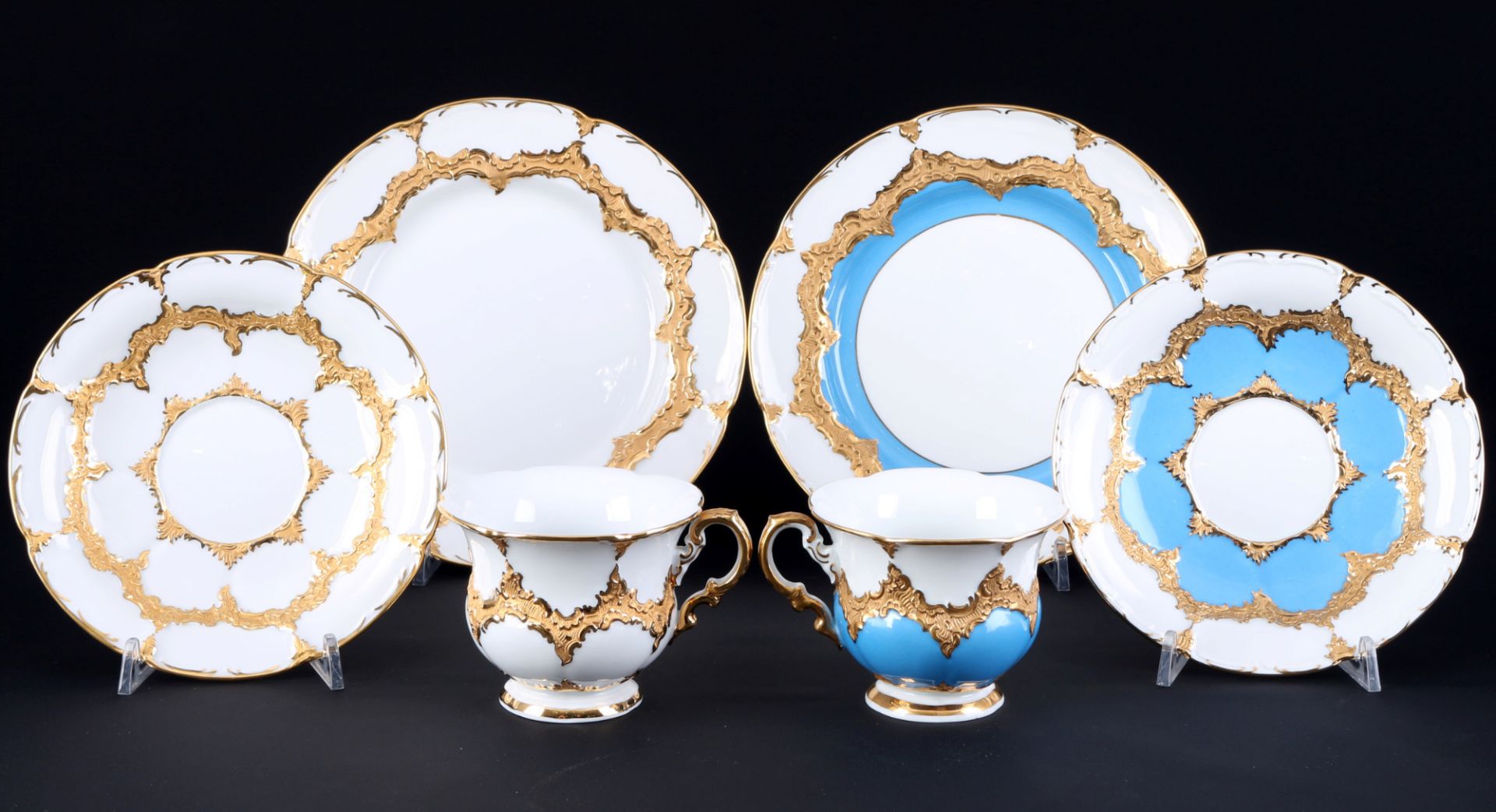 Meissen B-Form light blue / white 2 coffee cups with dessert plates,