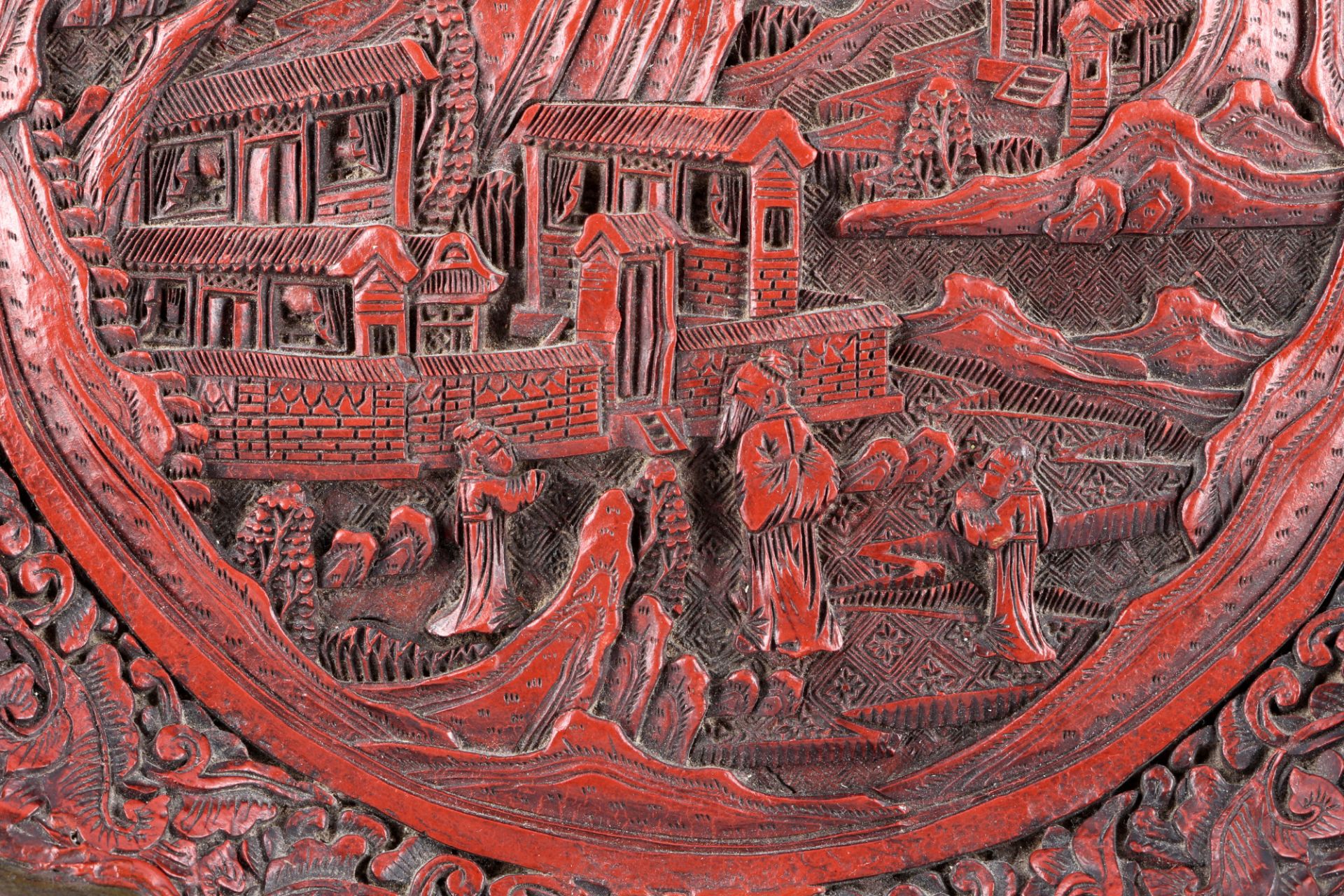 China Rotlack Teller Qing Qianlong 18. Jahrhundert, - Bild 3 aus 8