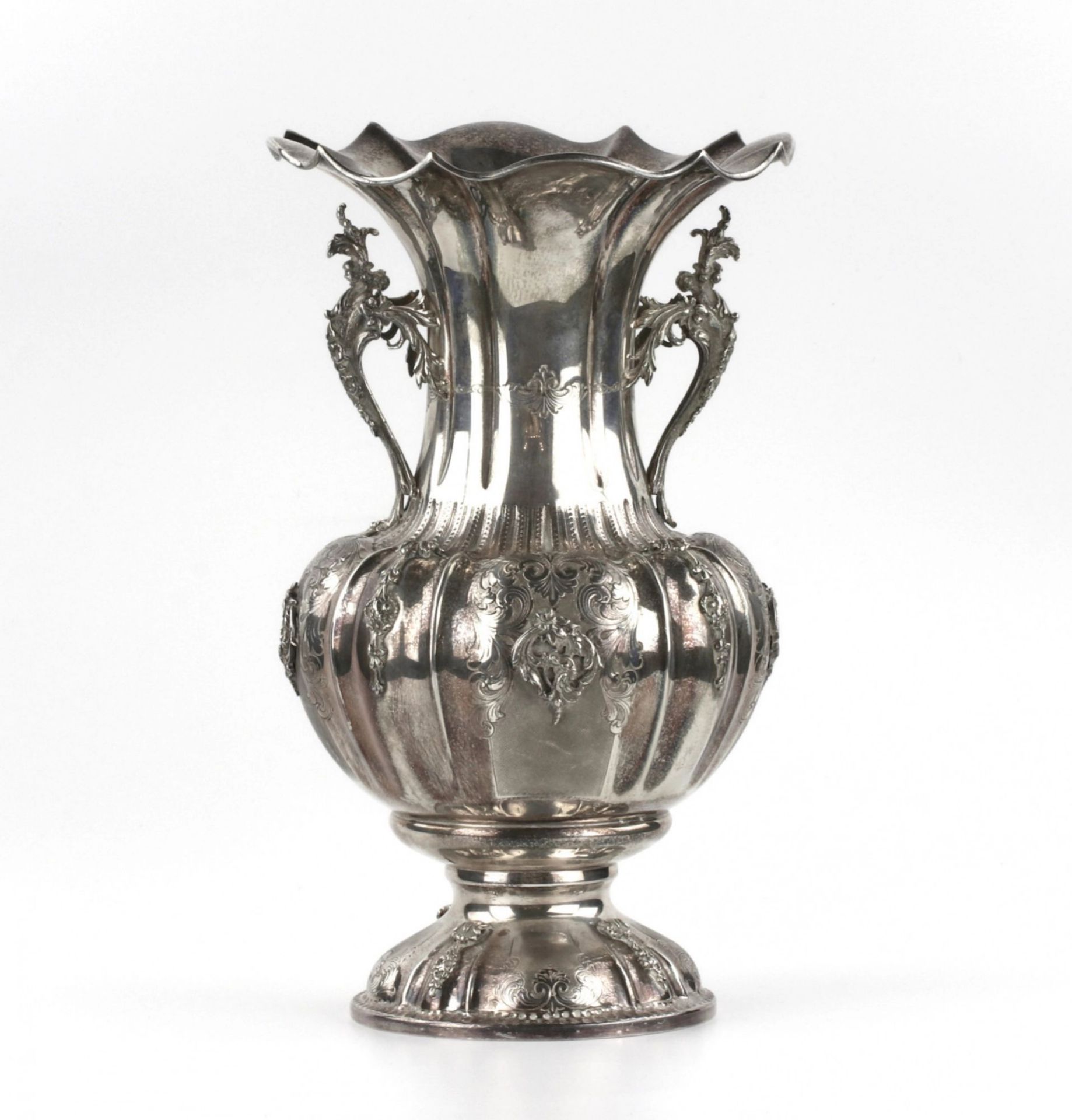 Elegant silver vase - Image 2 of 5