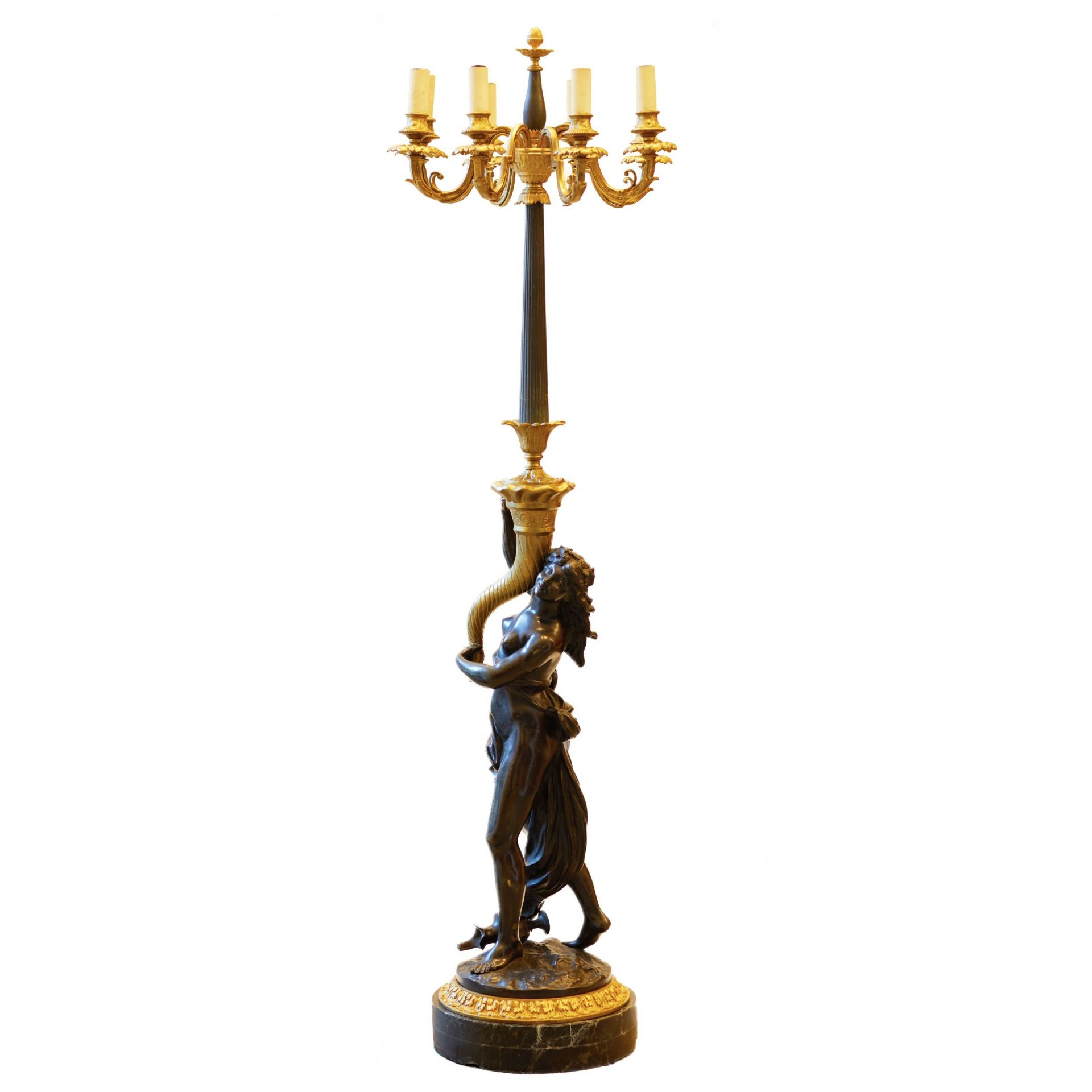 French floor lamp made of gilded and patinated bronze. The turn of the 19th and 20th centuries. - Bild 2 aus 5