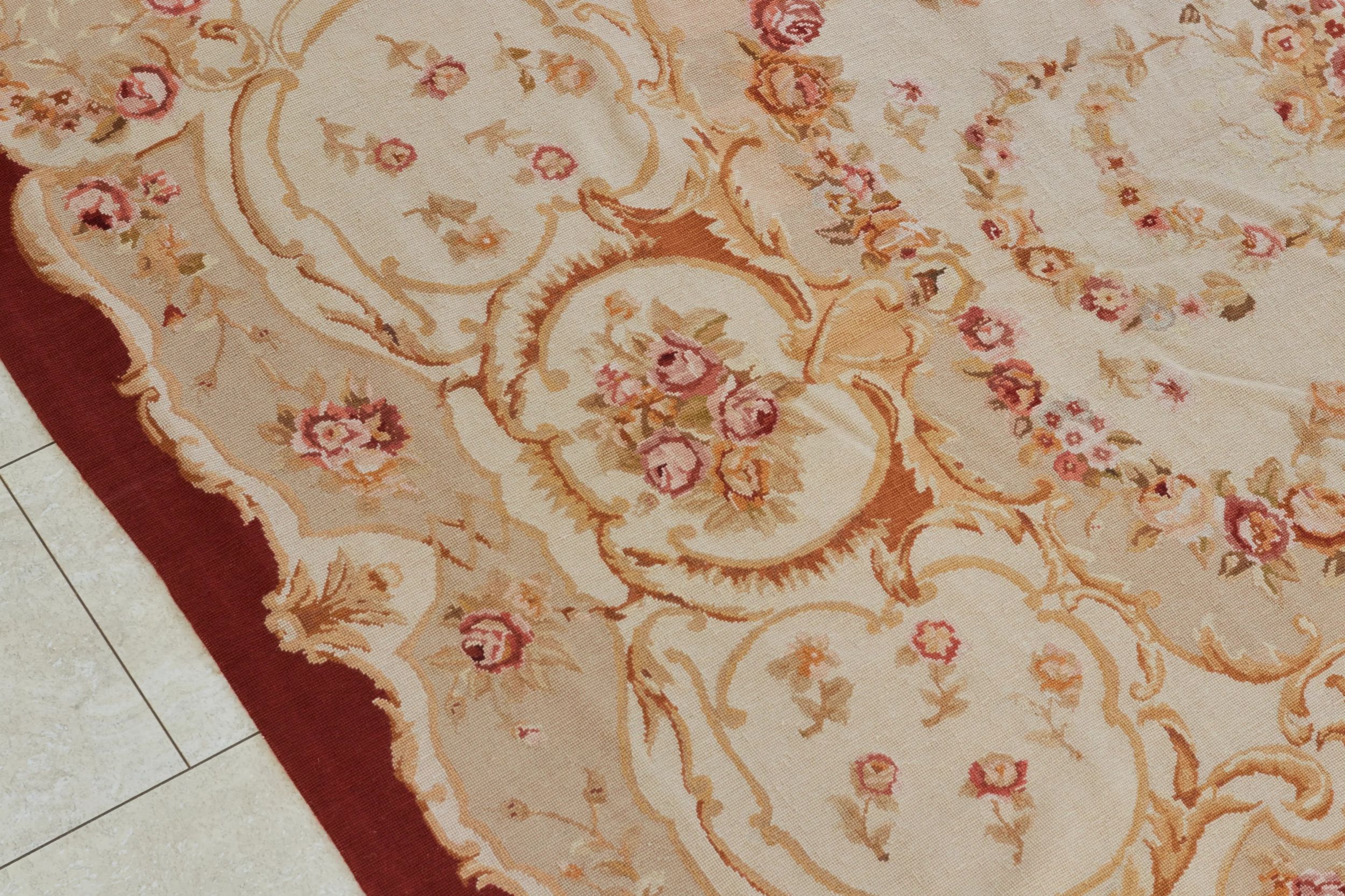 19th century French carpet in Aubusson style. - Bild 4 aus 8