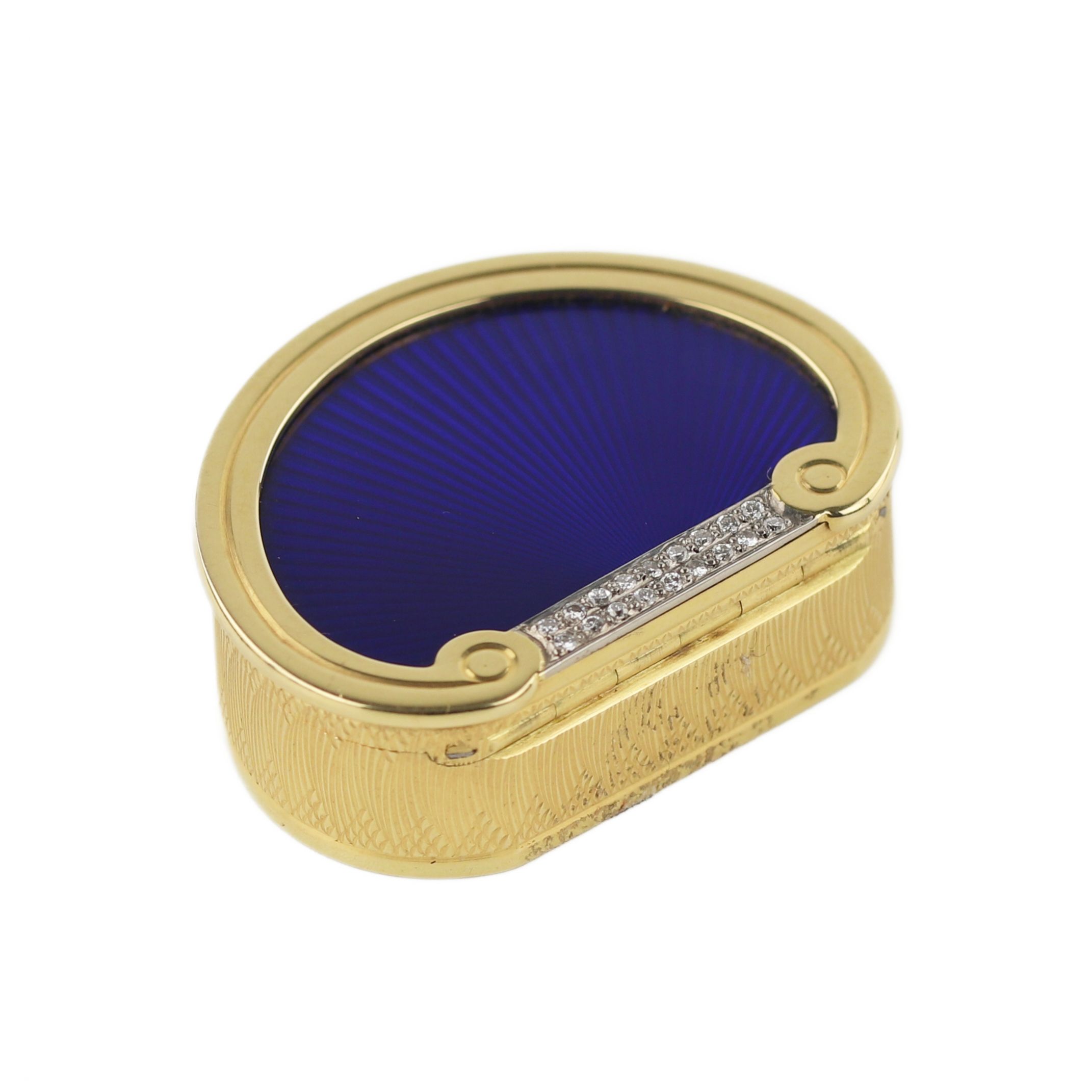 19th century English gold pill box with diamonds and guilloche enamel. - Image 2 of 8