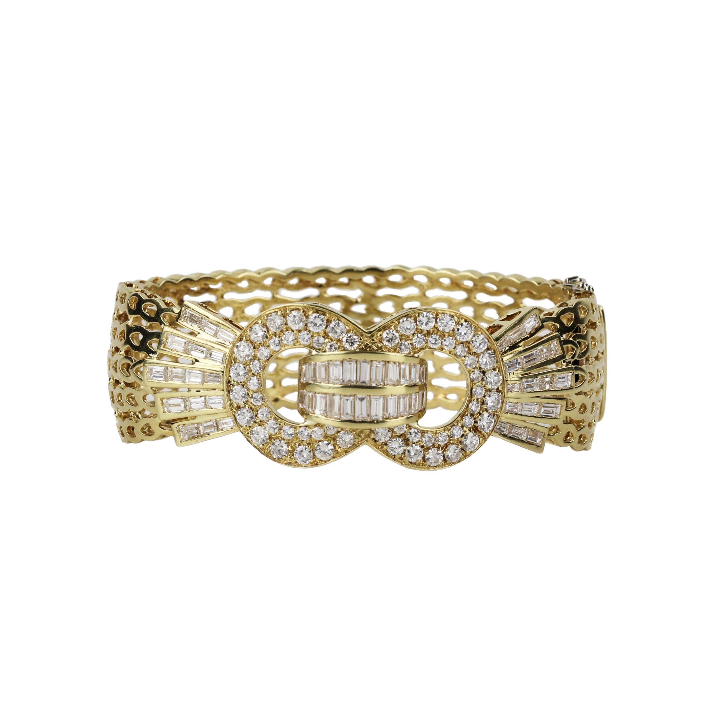Gold bracelet with diamonds in the form of a belt. - Image 3 of 7