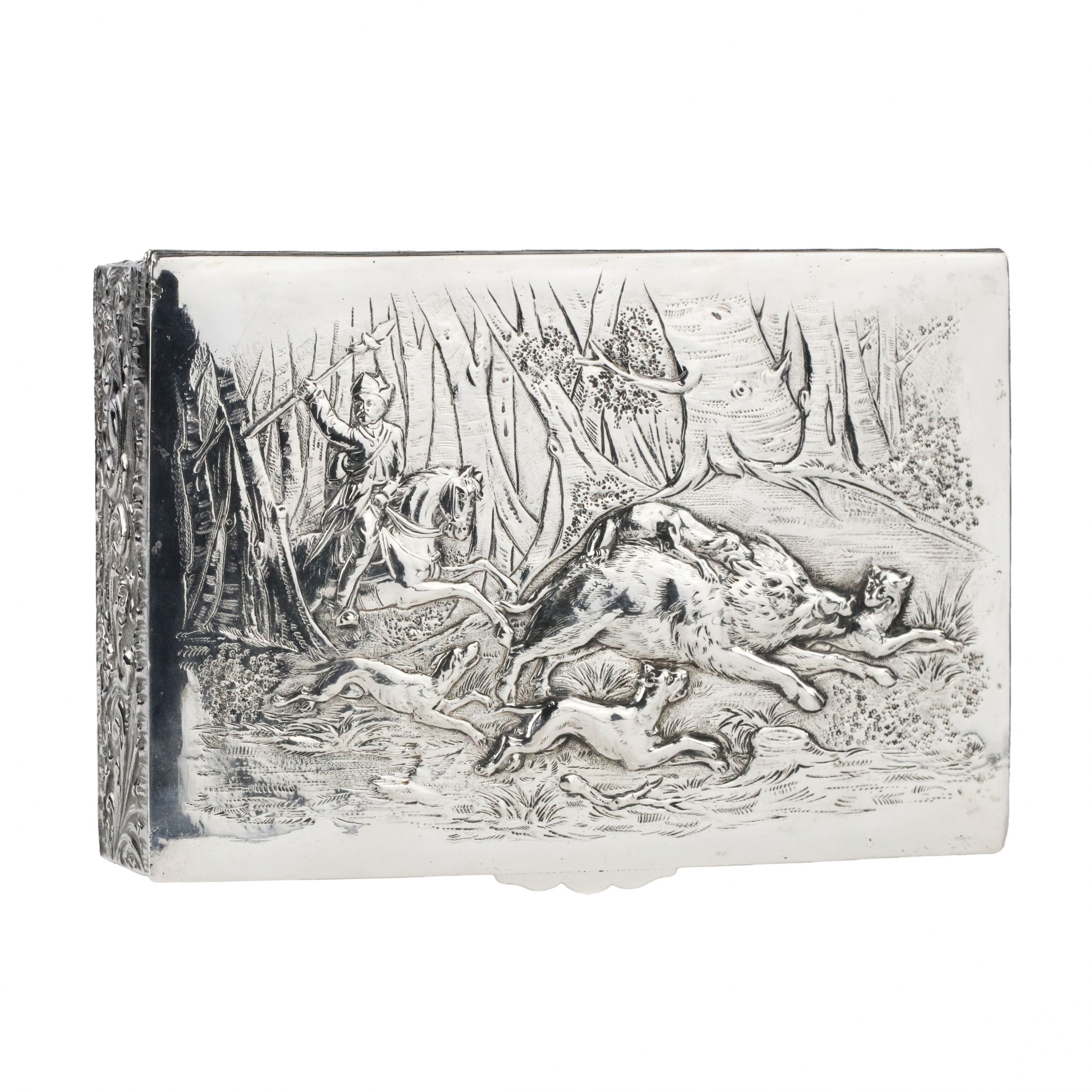 Silver cigar box with a boar-baiting scene. The turn of the 19th-20th centuries. - Image 2 of 7