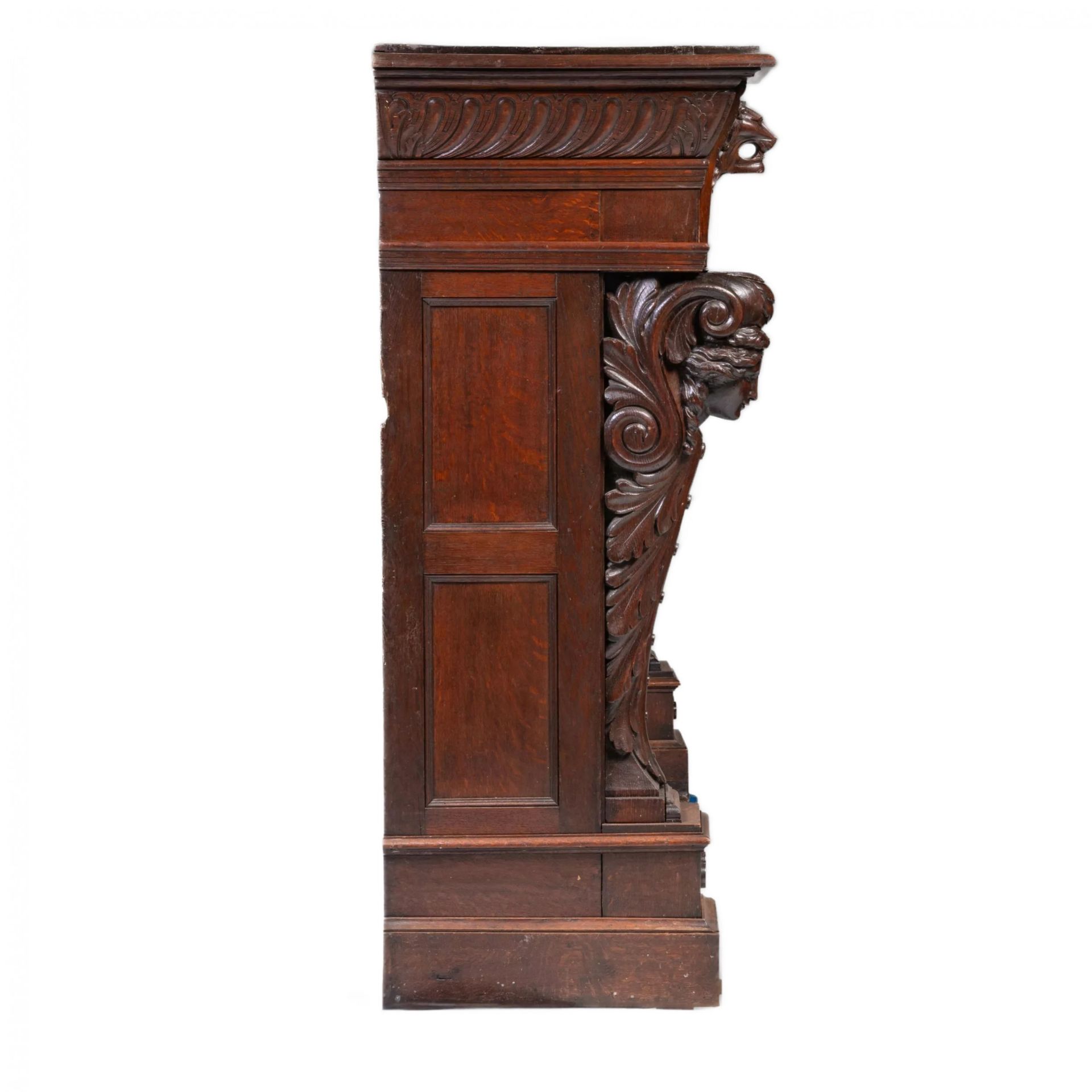 Carved oak fireplace in Renaissance style. - Bild 3 aus 4