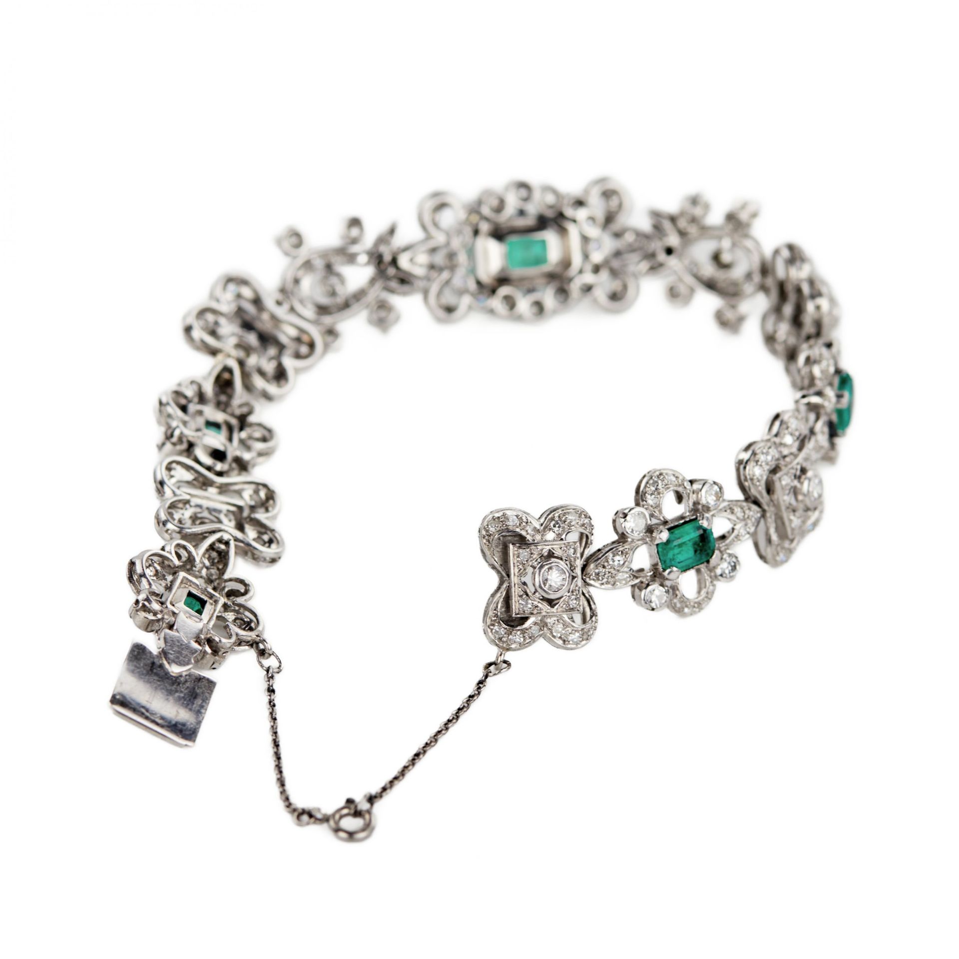 Ladies bracelet in platinum with emeralds and diamonds. First quarter of the 20th century. - Bild 4 aus 6