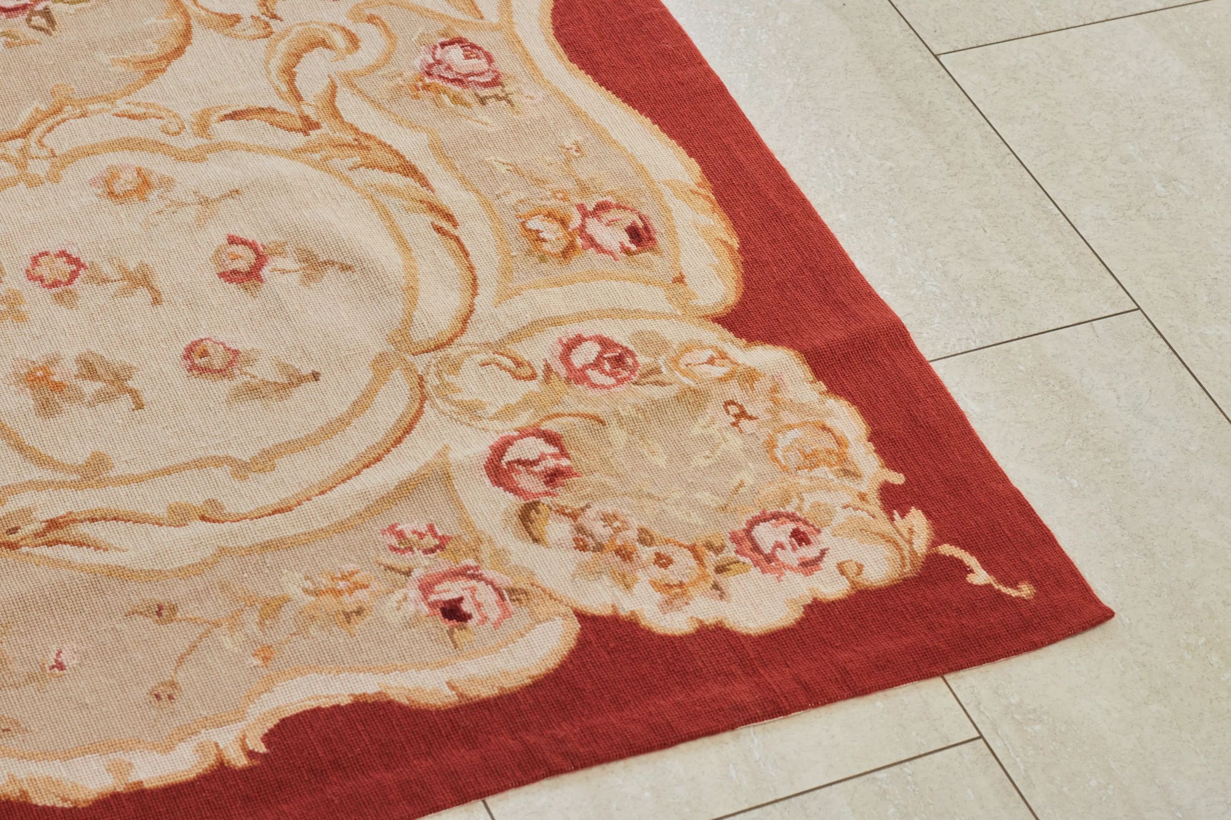 19th century French carpet in Aubusson style. - Bild 5 aus 8