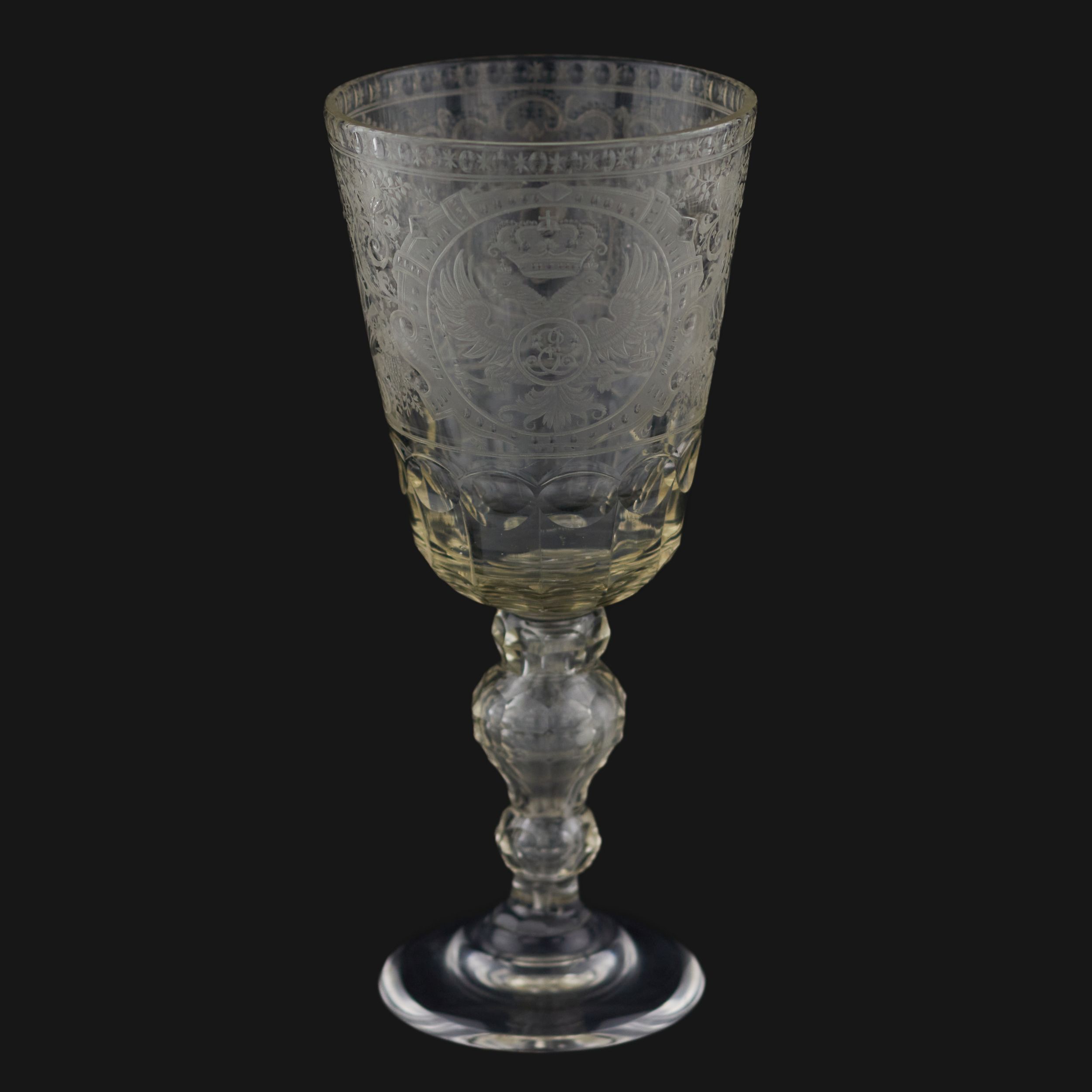 A glass tray goblet with a monogram and a portrait of Elizaveta Petrovna. Russia.19th century. - Image 3 of 10