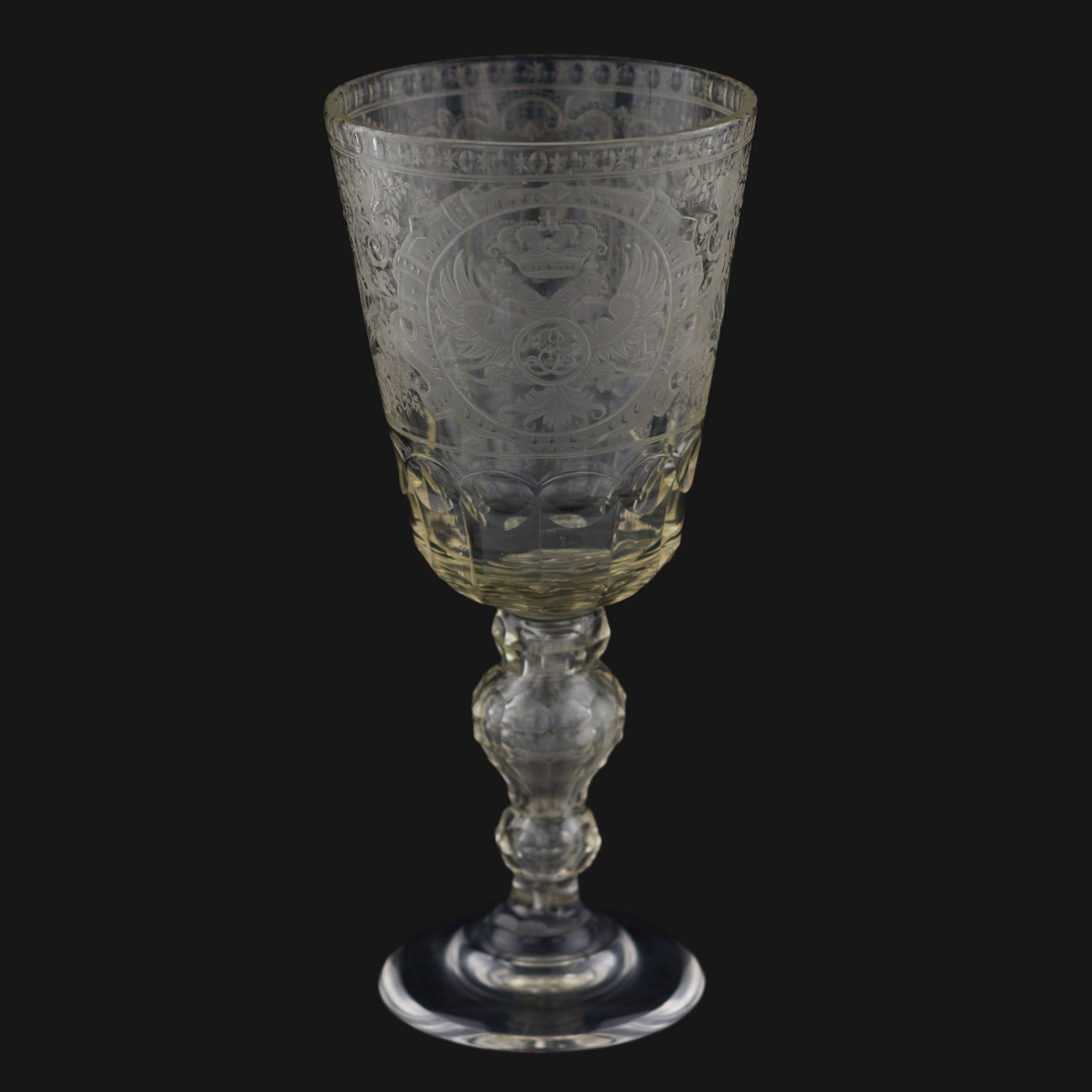 A glass tray goblet with a monogram and a portrait of Elizaveta Petrovna. Russia.19th century. - Bild 3 aus 10