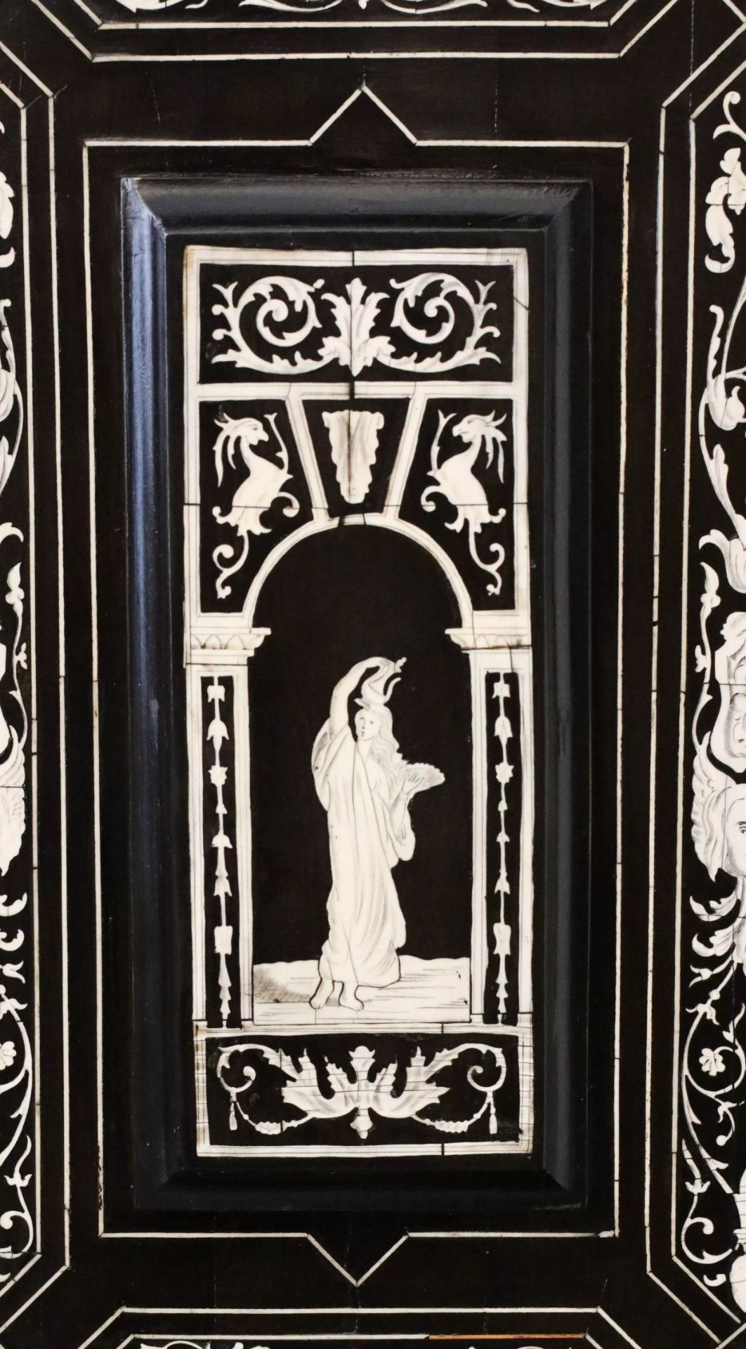 Italian ebony and ivory cabinet from the late 19th century. - Bild 12 aus 14