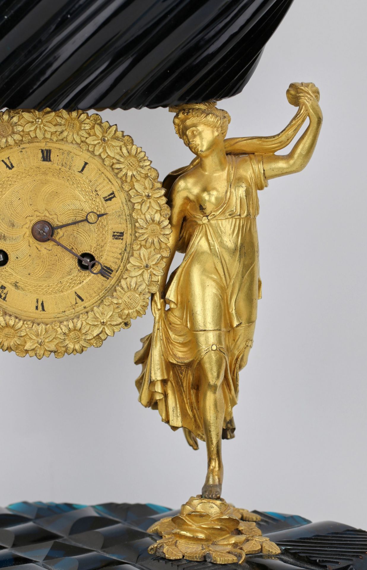 Unique mantel clock, made of glass and bronze. Royal Russia. Early 19th century. - Bild 4 aus 5