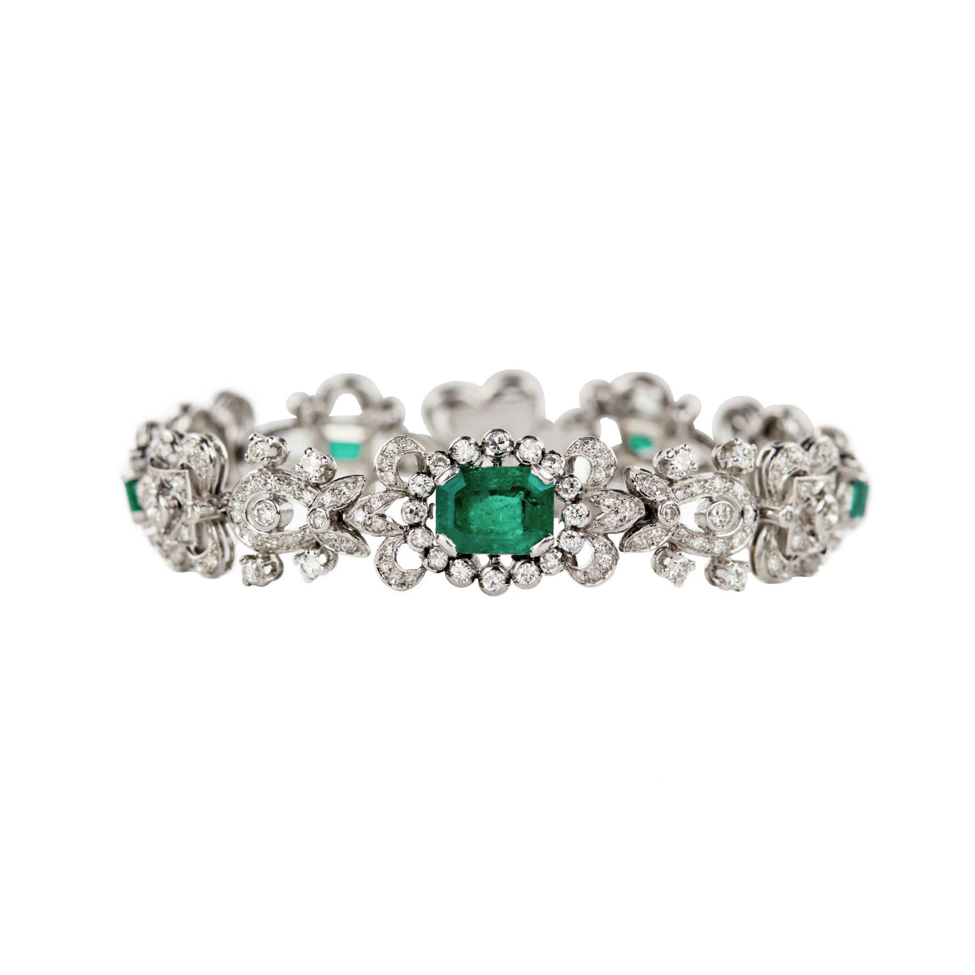 Ladies bracelet in platinum with emeralds and diamonds. First quarter of the 20th century. - Bild 2 aus 6