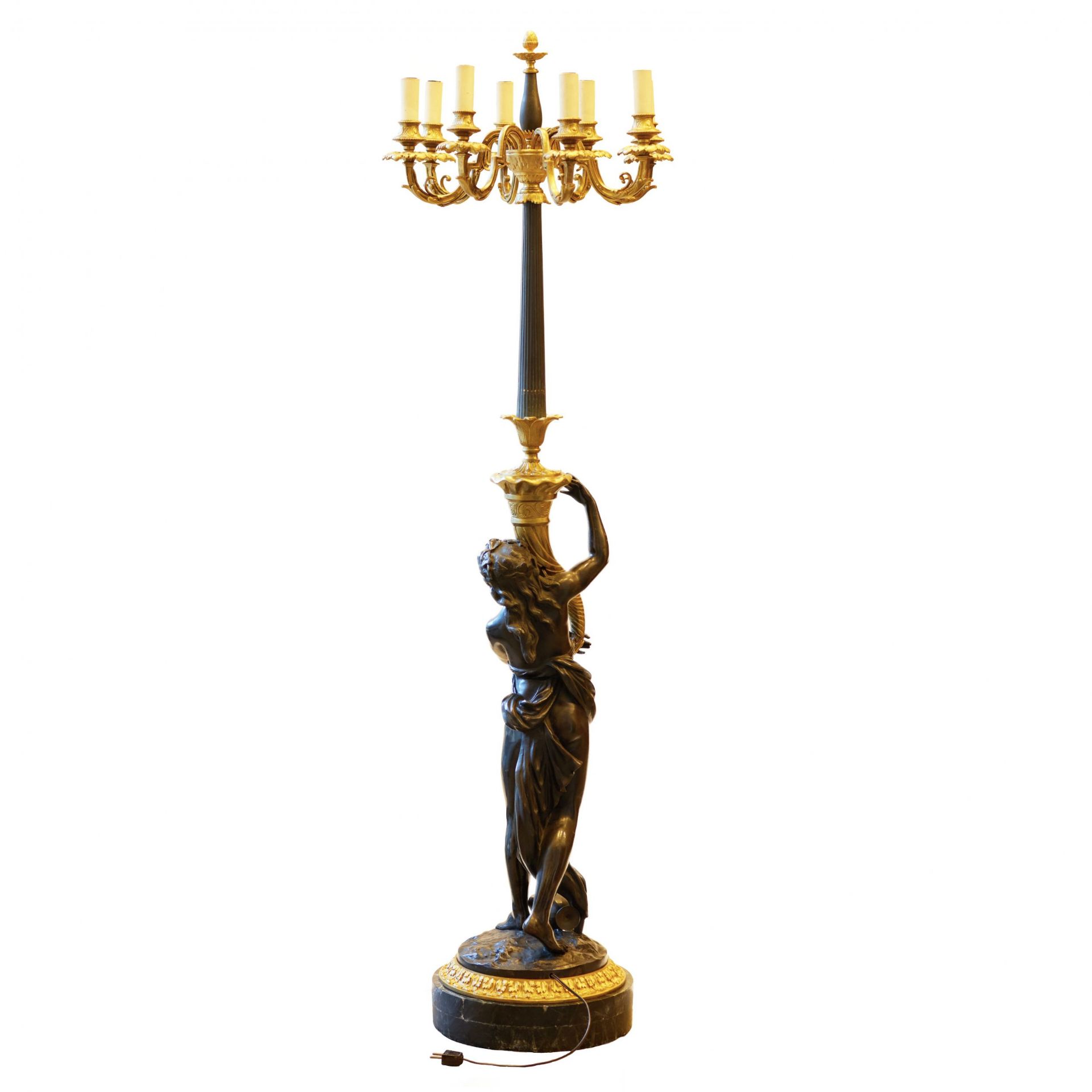 French floor lamp made of gilded and patinated bronze. The turn of the 19th and 20th centuries. - Bild 3 aus 5