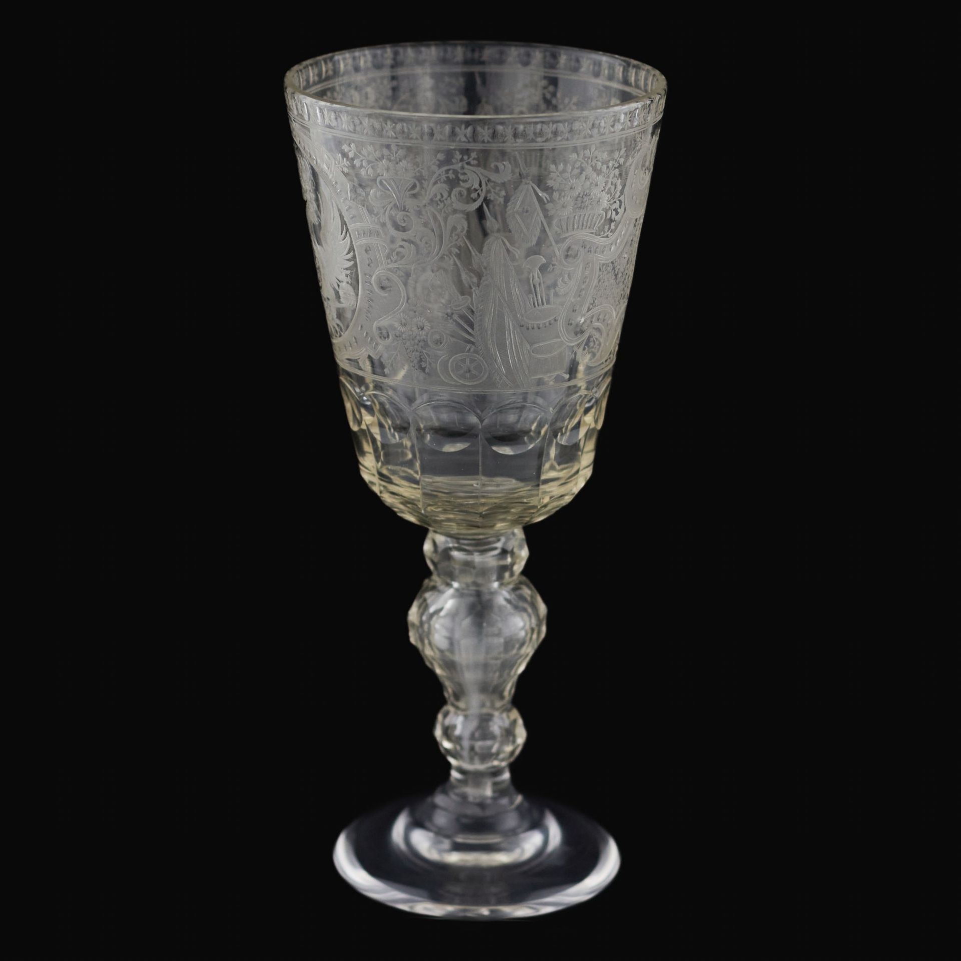 A glass tray goblet with a monogram and a portrait of Elizaveta Petrovna. Russia.19th century. - Bild 5 aus 10