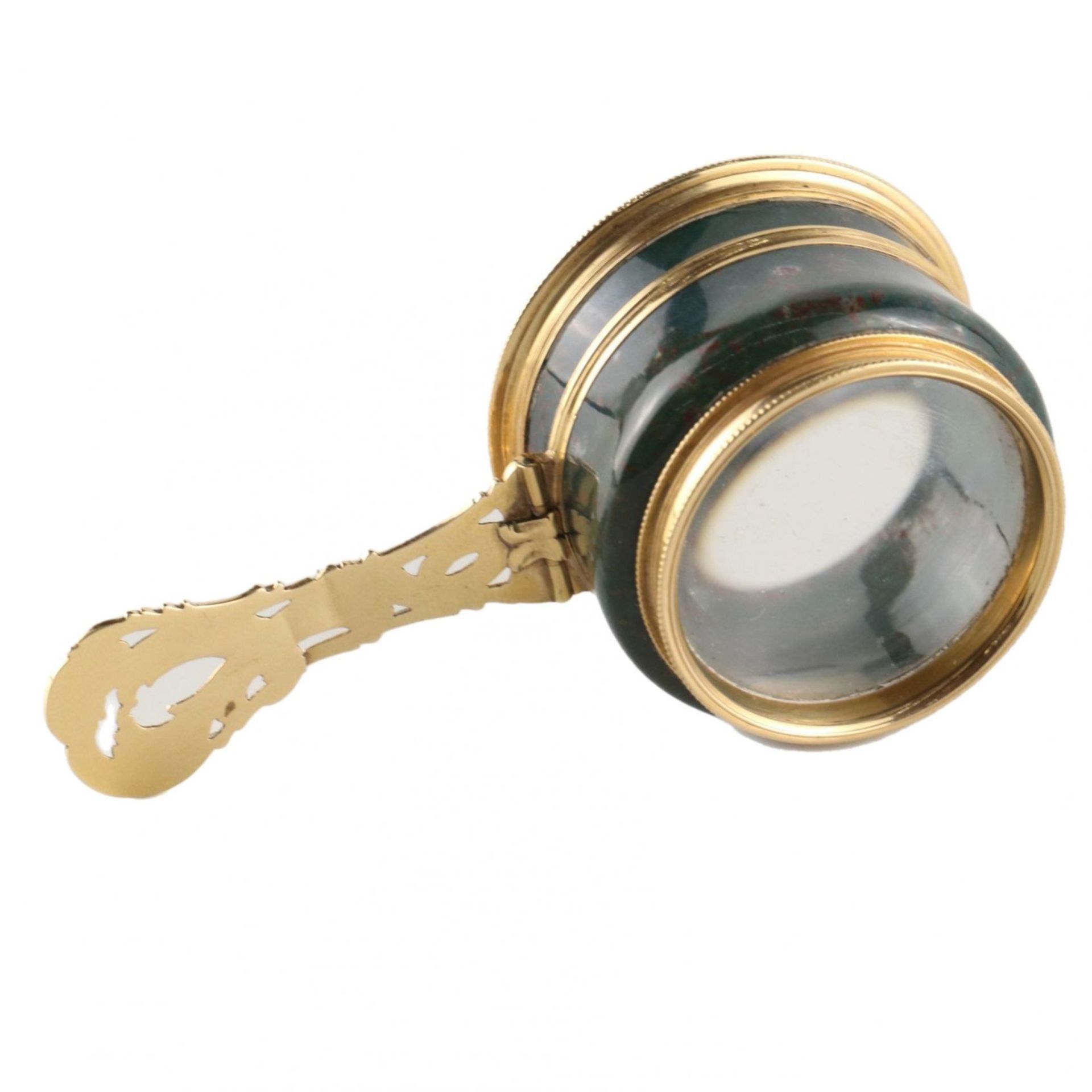 Magnifier in gold frame. - Bild 9 aus 10