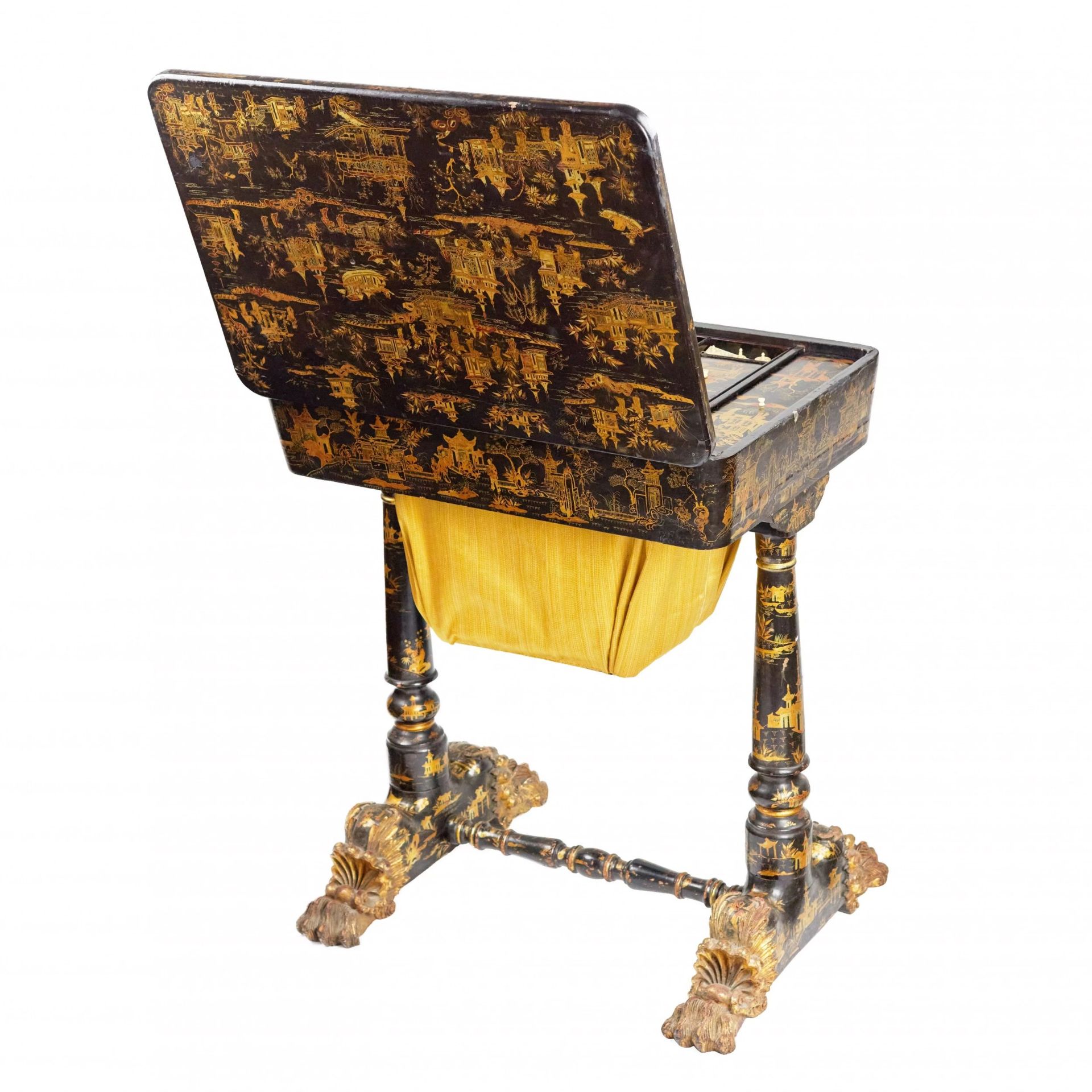 Needlework table made of black and gold Beijing lacquer. 19th century. - Bild 8 aus 11